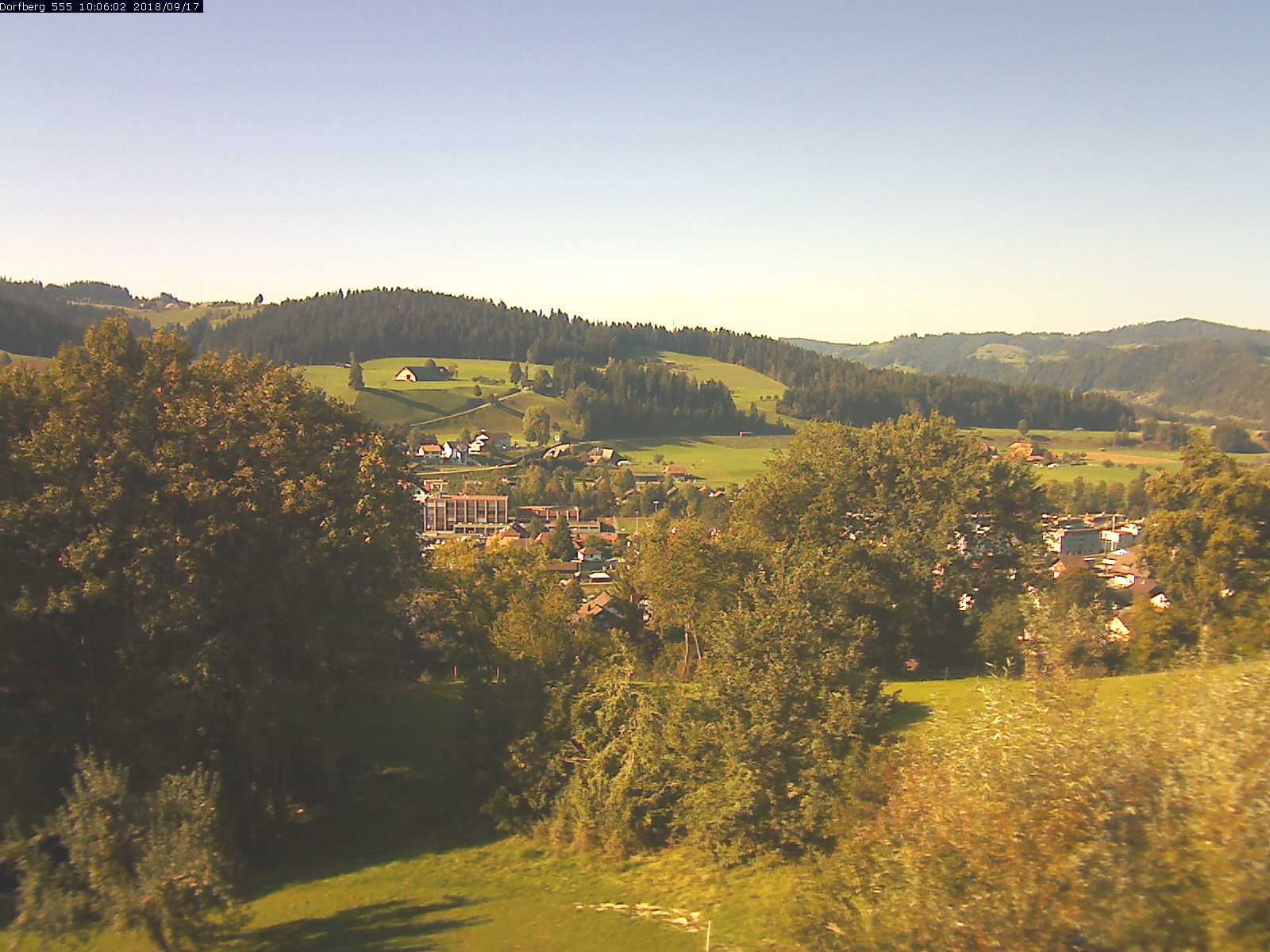 Webcam-Bild: Aussicht vom Dorfberg in Langnau 20180917-100601