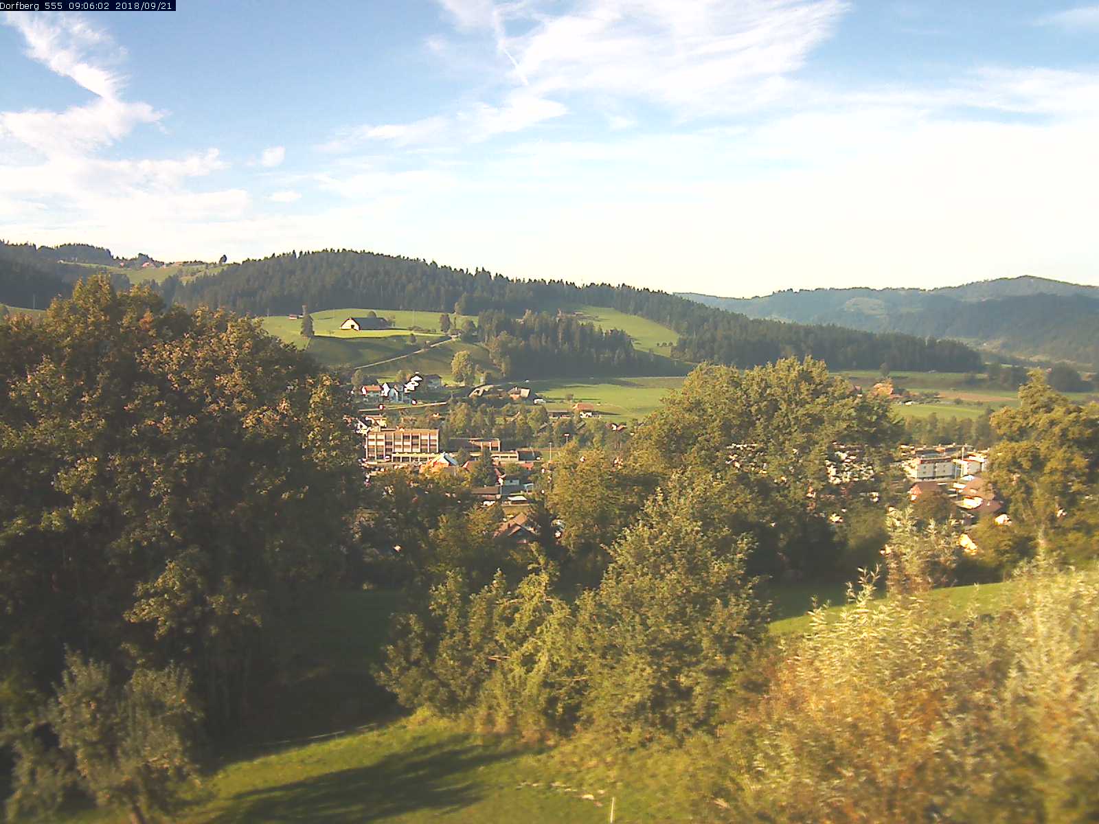Webcam-Bild: Aussicht vom Dorfberg in Langnau 20180921-090601