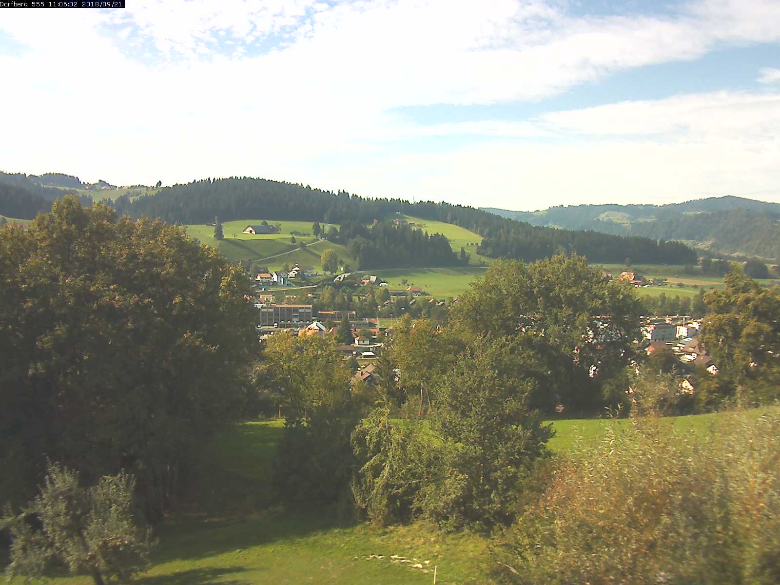 Webcam-Bild: Aussicht vom Dorfberg in Langnau 20180921-110601
