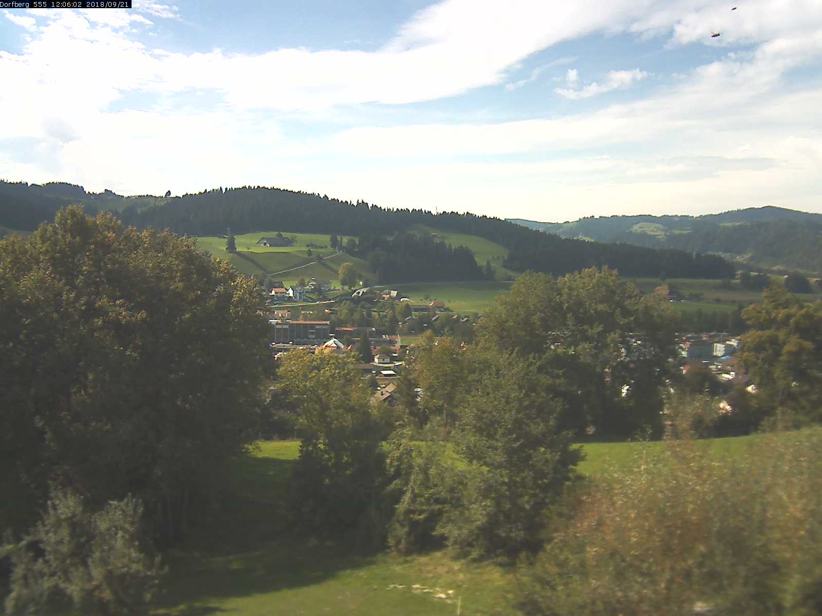 Webcam-Bild: Aussicht vom Dorfberg in Langnau 20180921-120601
