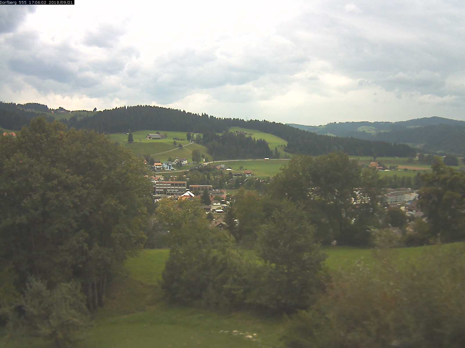 Webcam-Bild: Aussicht vom Dorfberg in Langnau 20180921-170601
