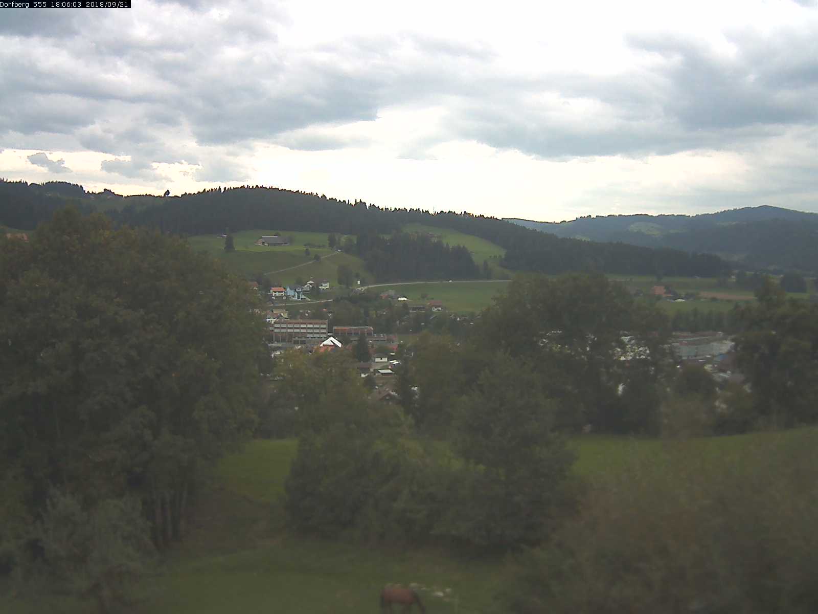 Webcam-Bild: Aussicht vom Dorfberg in Langnau 20180921-180602