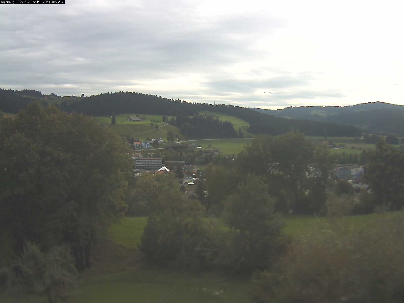 Webcam-Bild: Aussicht vom Dorfberg in Langnau 20180922-170601