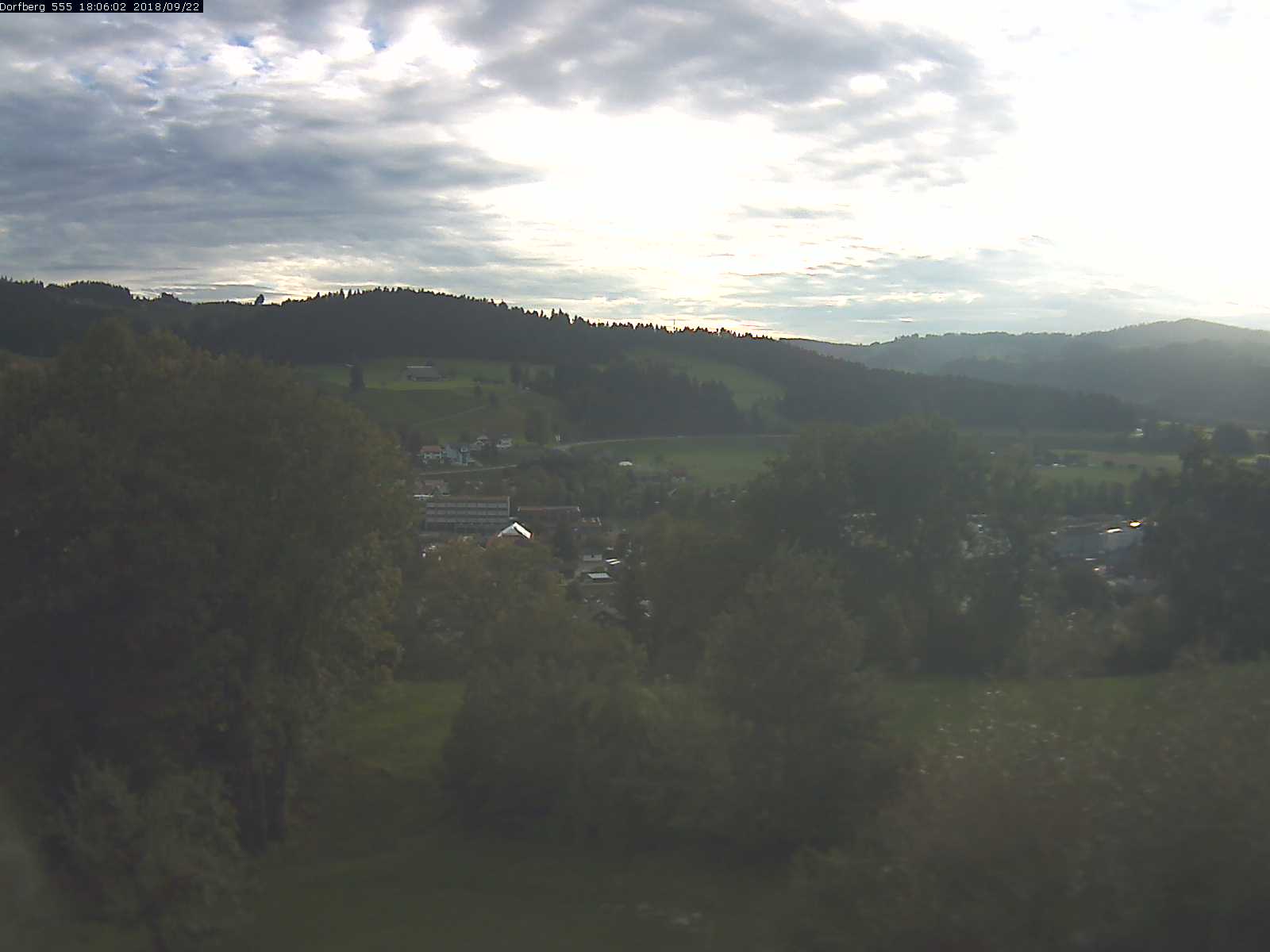 Webcam-Bild: Aussicht vom Dorfberg in Langnau 20180922-180601