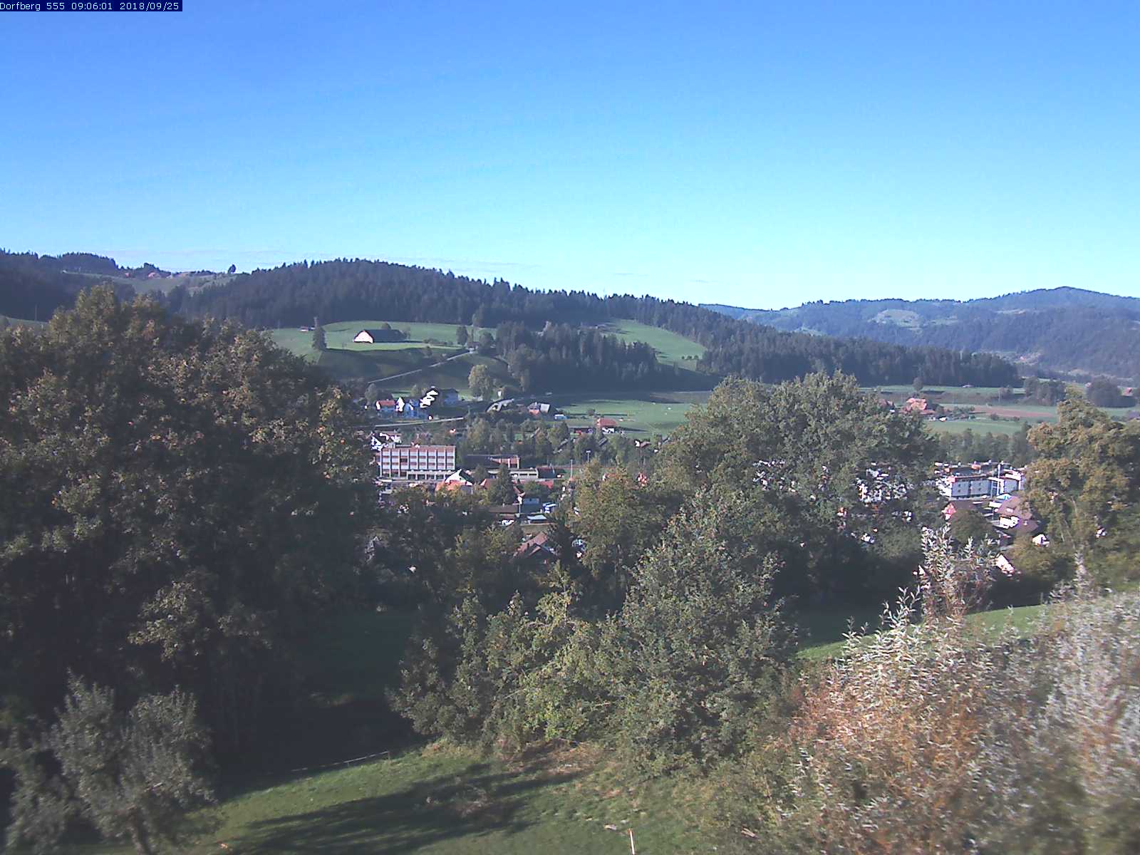 Webcam-Bild: Aussicht vom Dorfberg in Langnau 20180925-090601