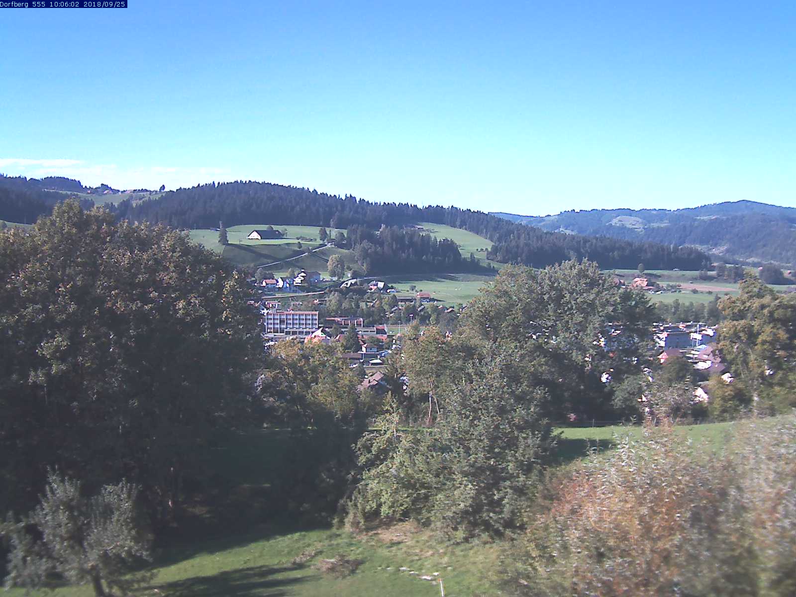 Webcam-Bild: Aussicht vom Dorfberg in Langnau 20180925-100601