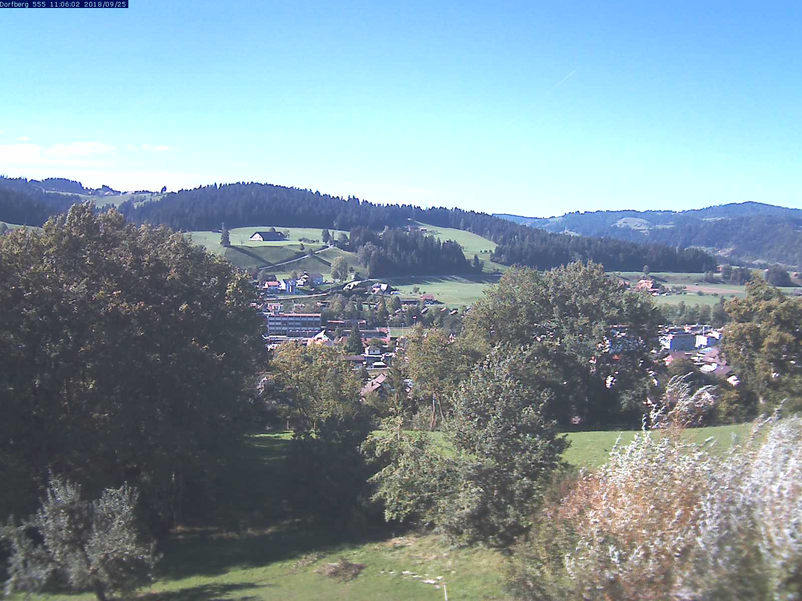 Webcam-Bild: Aussicht vom Dorfberg in Langnau 20180925-110601