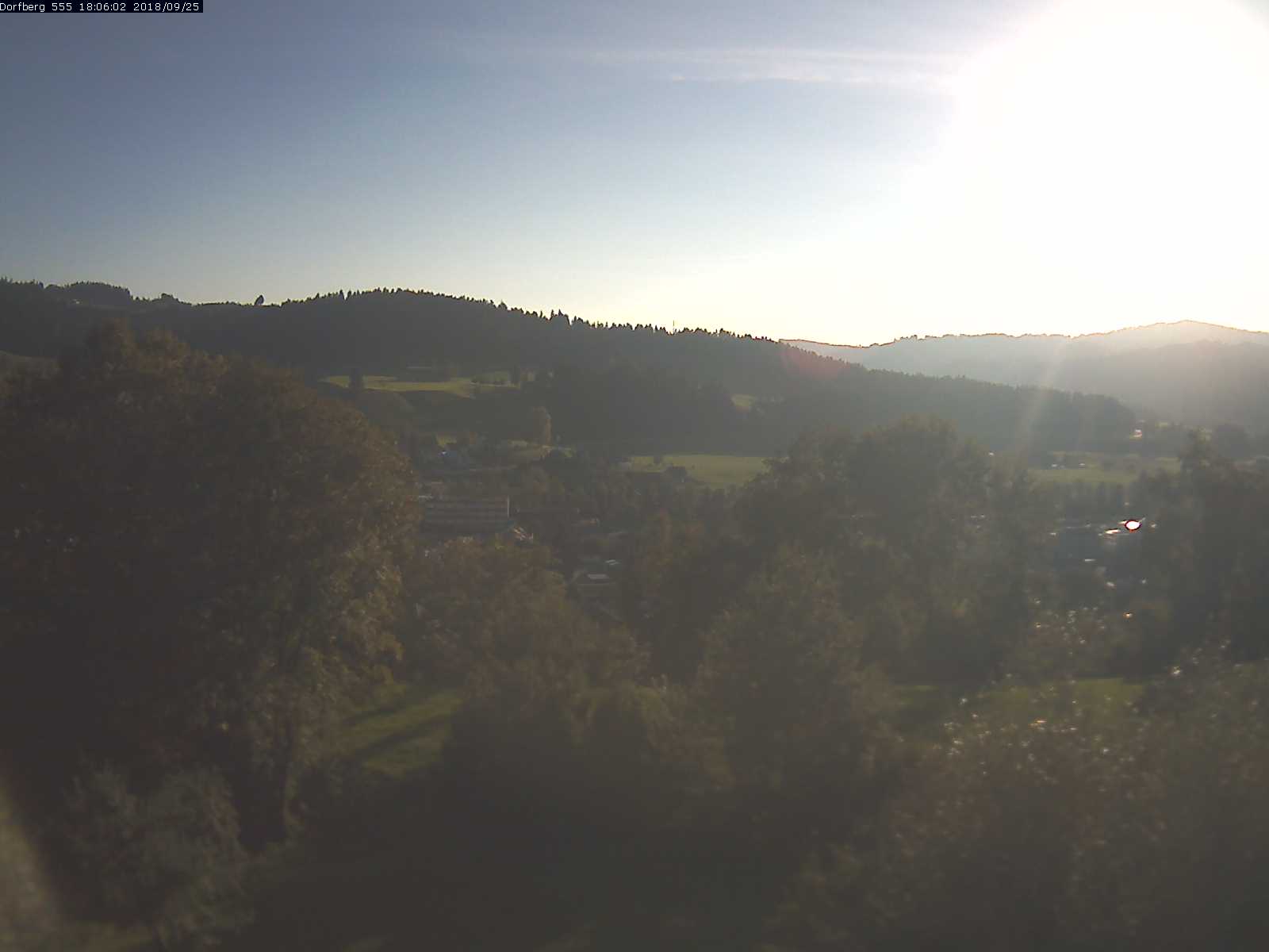 Webcam-Bild: Aussicht vom Dorfberg in Langnau 20180925-180601