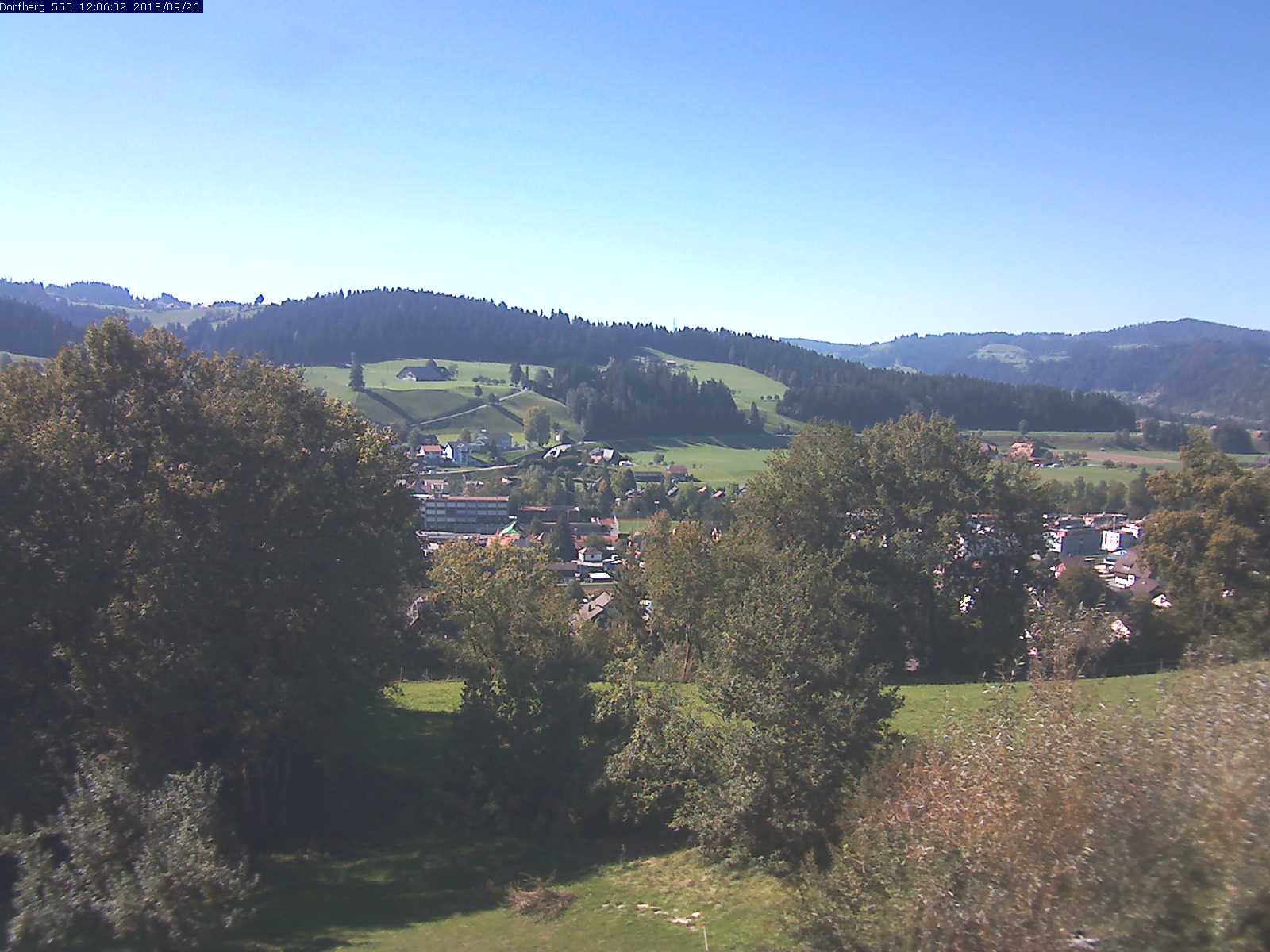 Webcam-Bild: Aussicht vom Dorfberg in Langnau 20180926-120601
