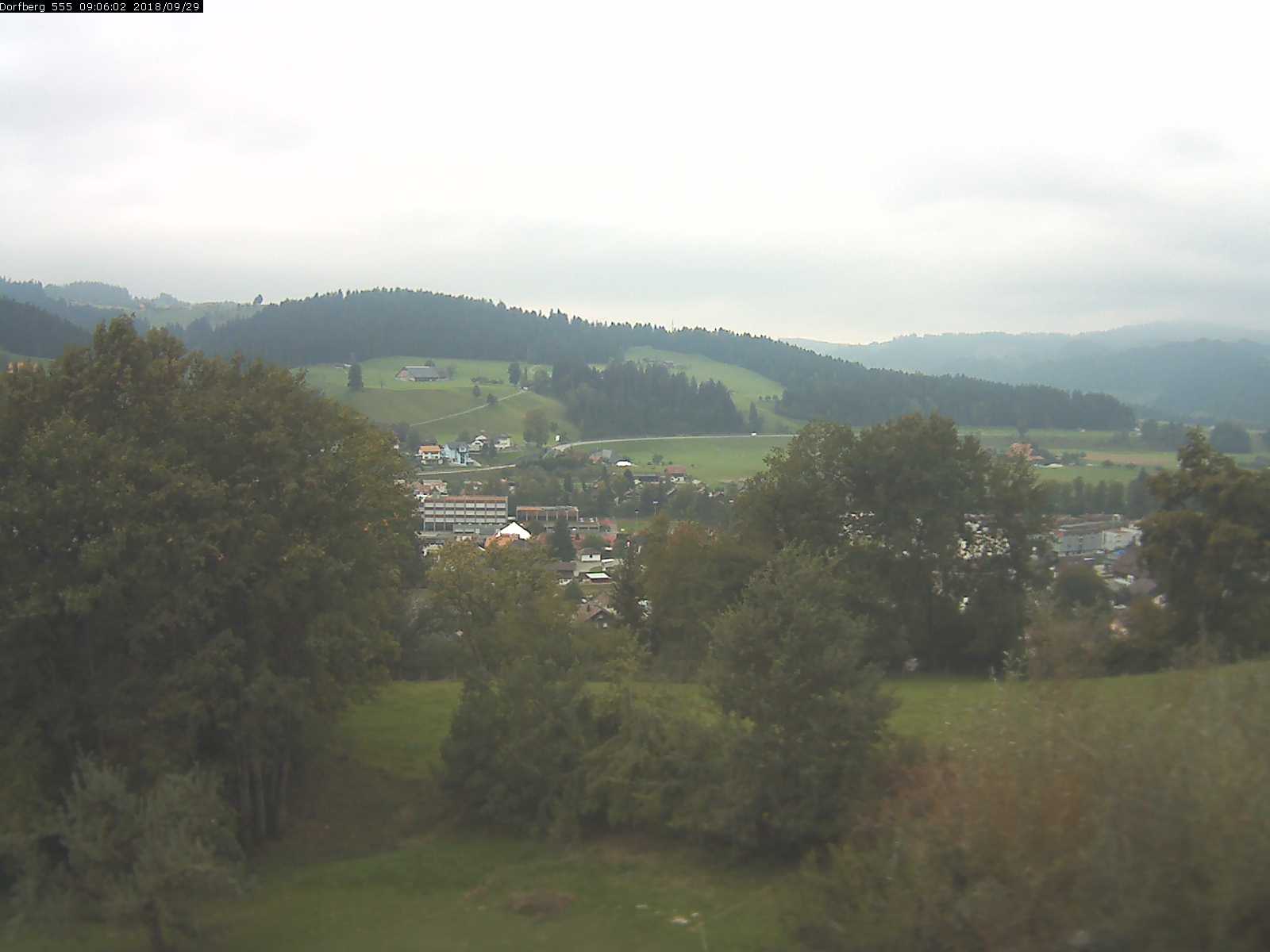 Webcam-Bild: Aussicht vom Dorfberg in Langnau 20180929-090601