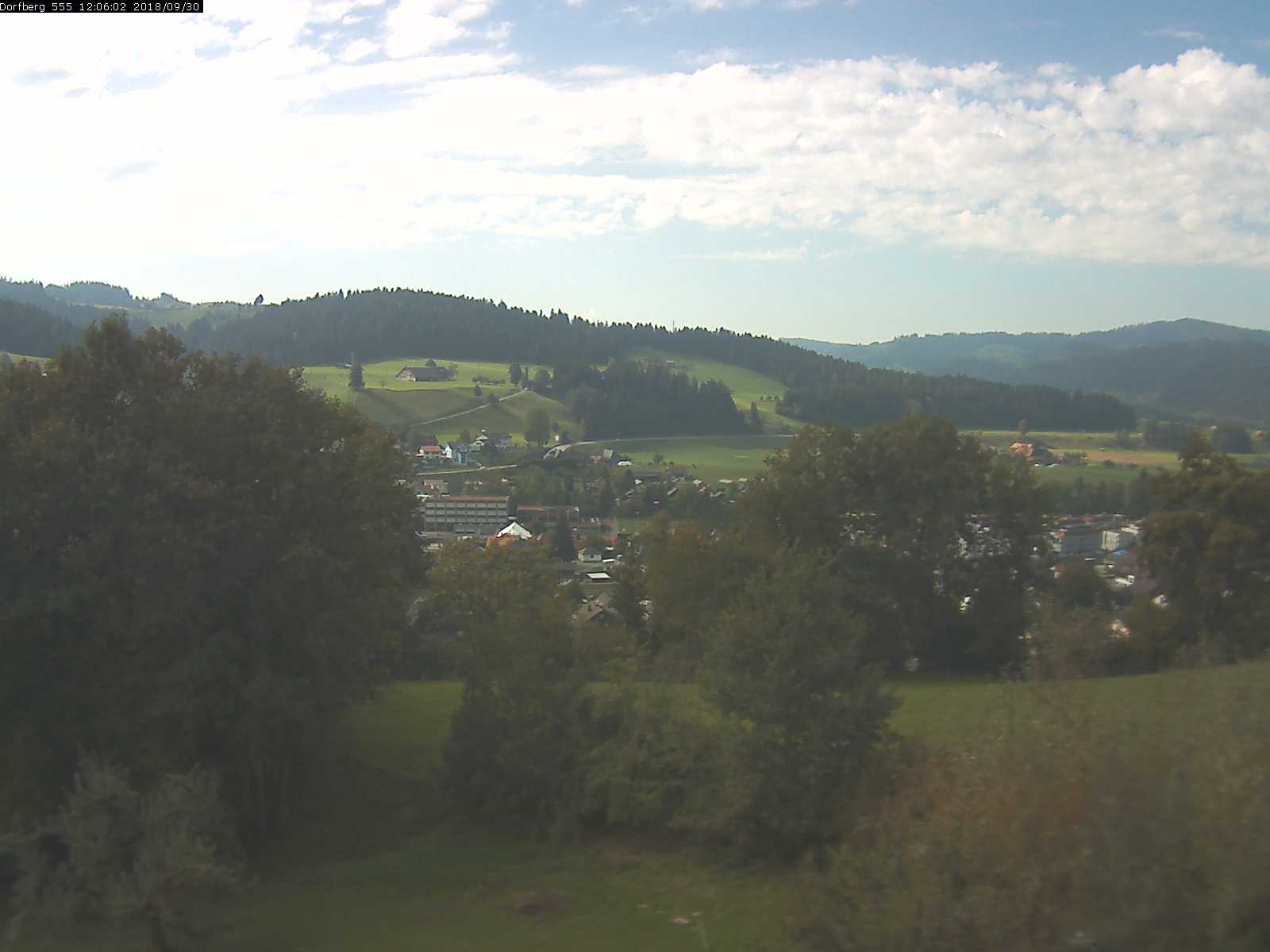 Webcam-Bild: Aussicht vom Dorfberg in Langnau 20180930-120601