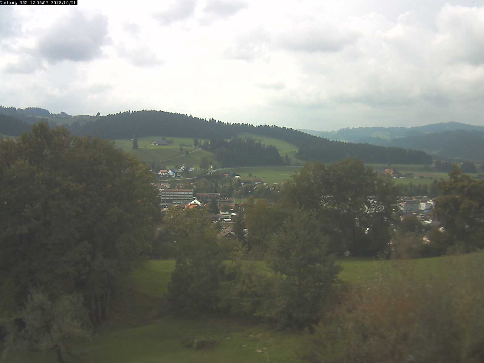 Webcam-Bild: Aussicht vom Dorfberg in Langnau 20181001-120601