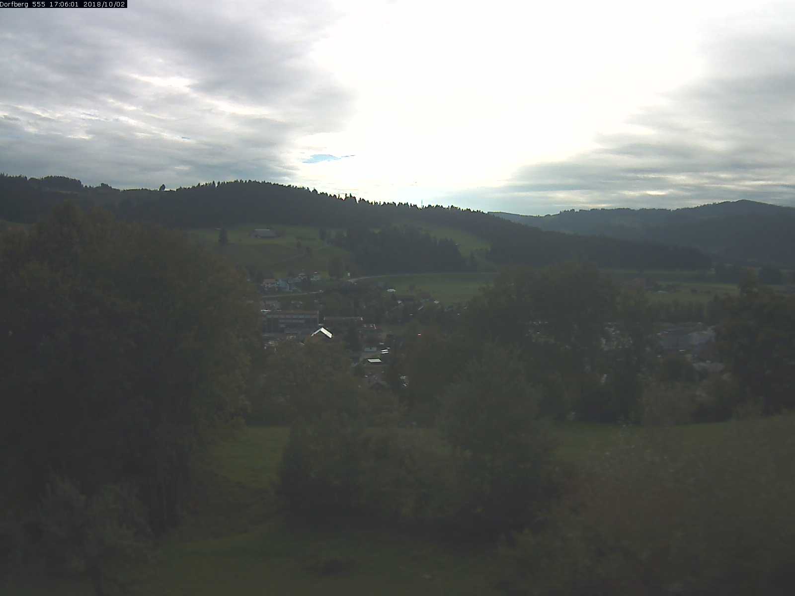 Webcam-Bild: Aussicht vom Dorfberg in Langnau 20181002-170601