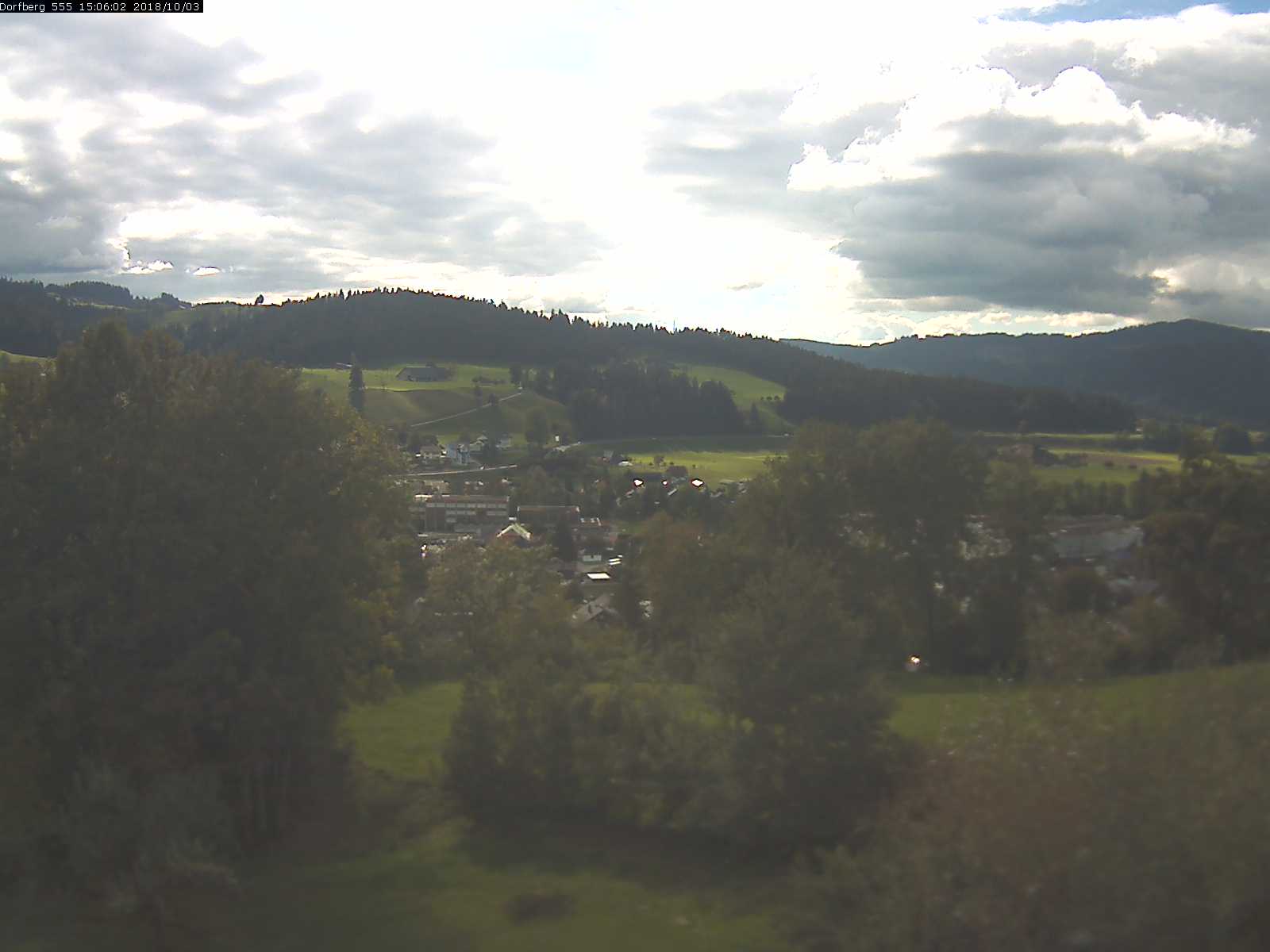 Webcam-Bild: Aussicht vom Dorfberg in Langnau 20181003-150601