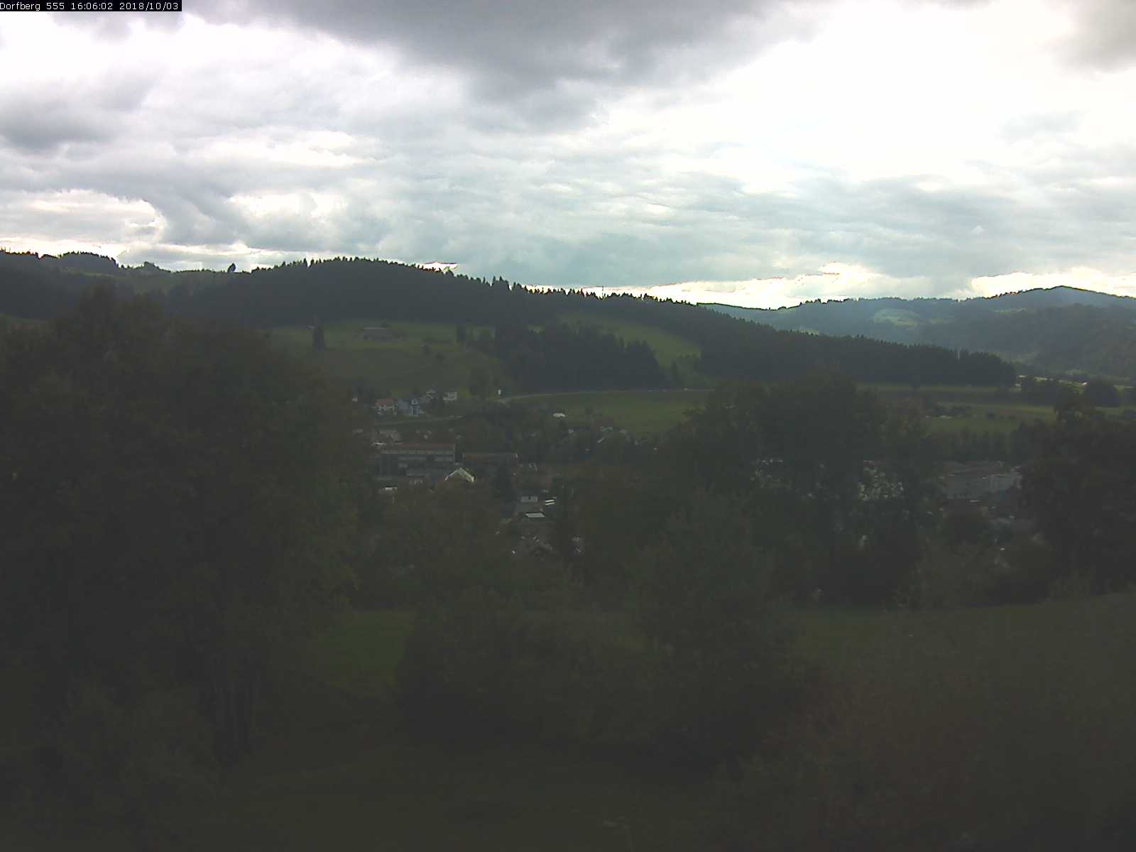 Webcam-Bild: Aussicht vom Dorfberg in Langnau 20181003-160601