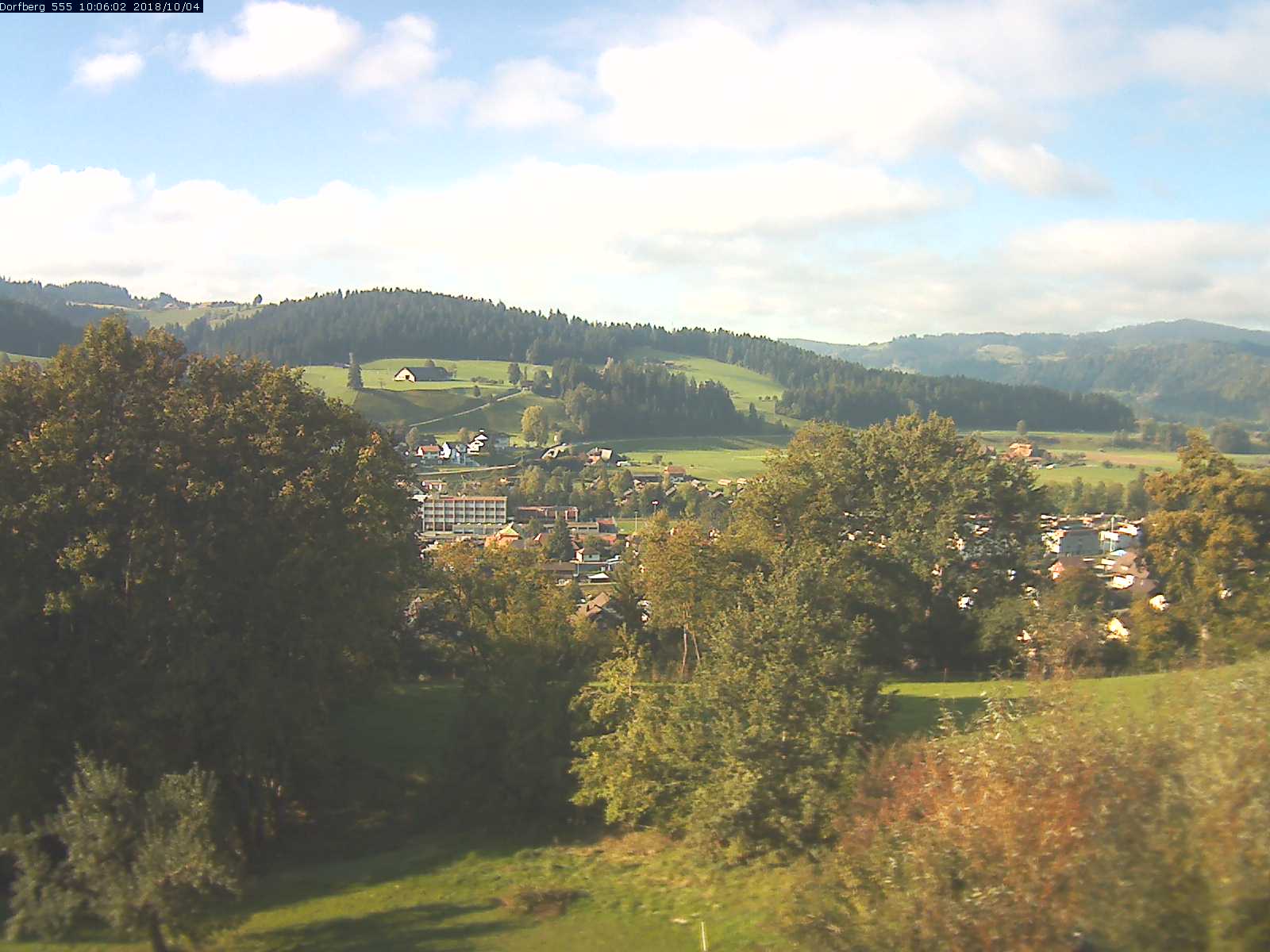 Webcam-Bild: Aussicht vom Dorfberg in Langnau 20181004-100601