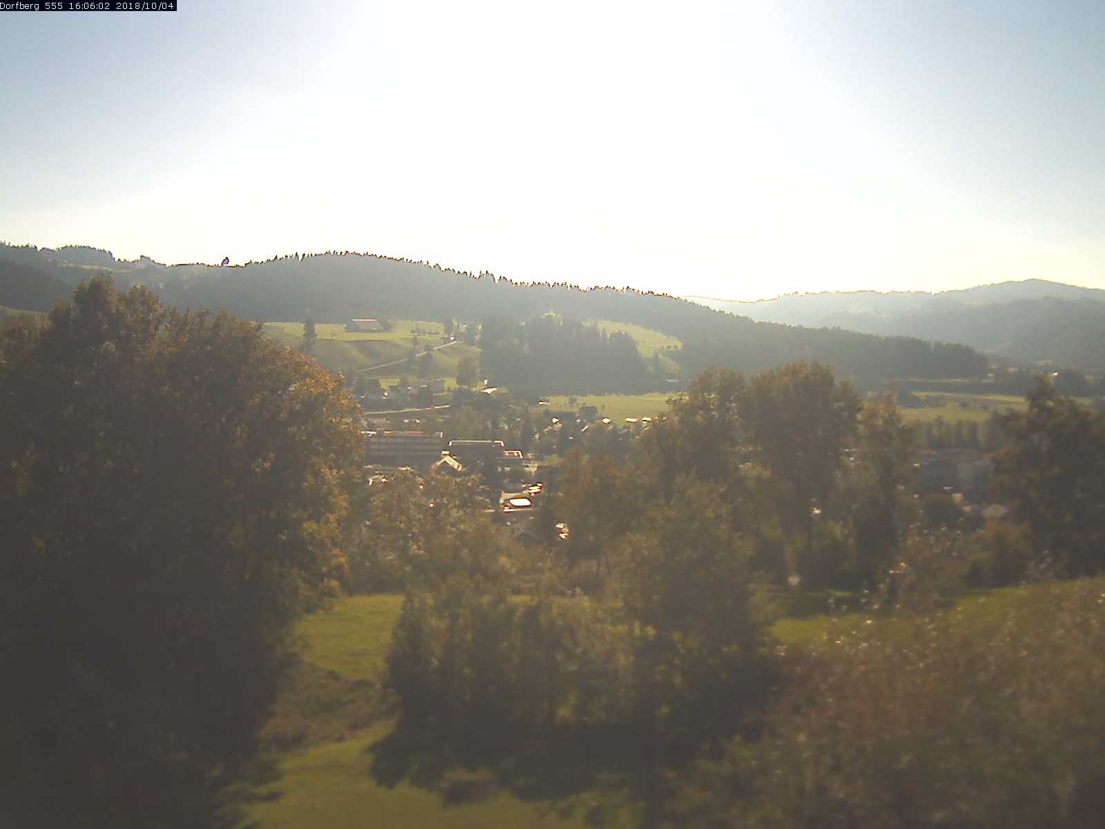 Webcam-Bild: Aussicht vom Dorfberg in Langnau 20181004-160601