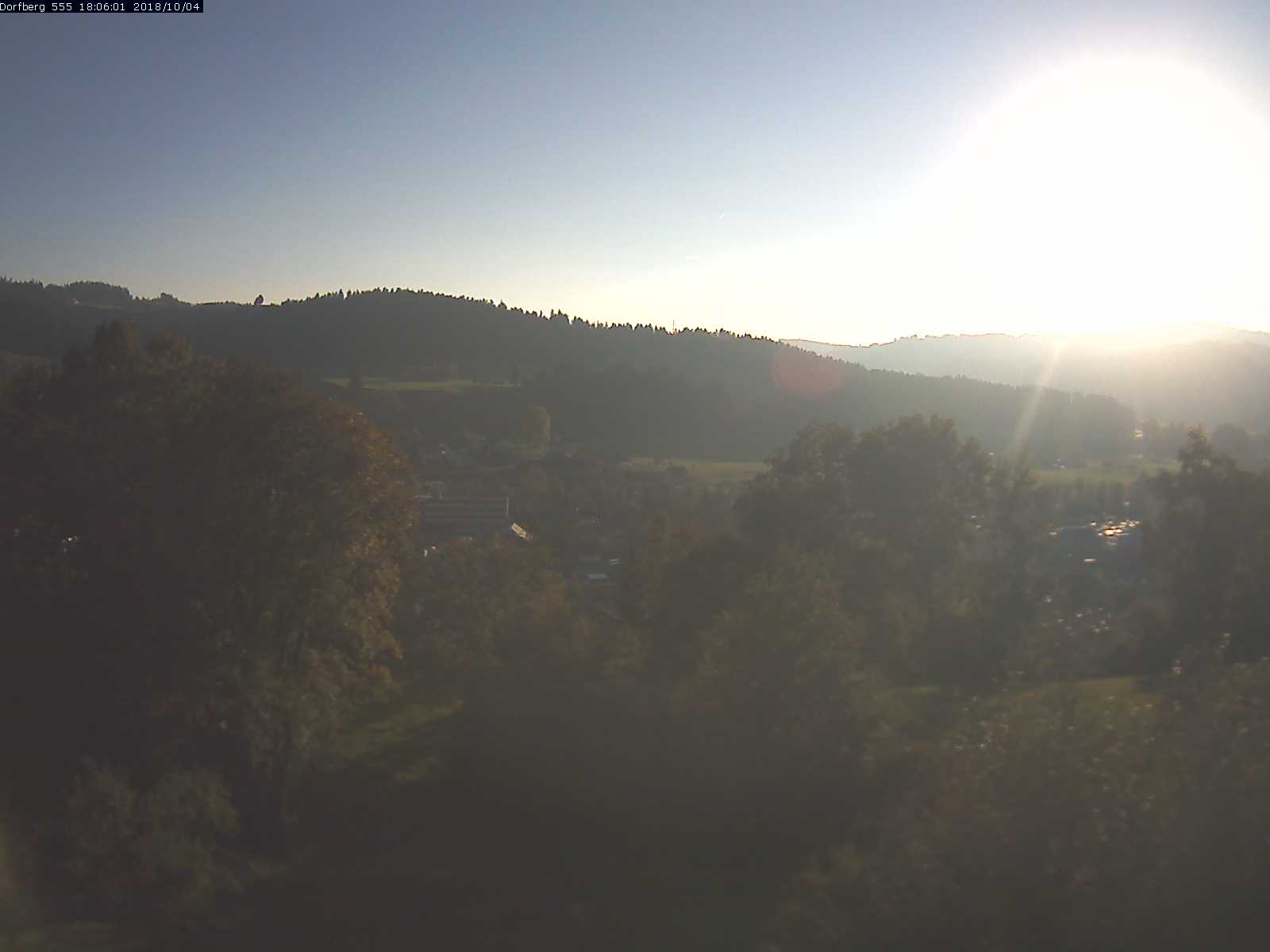 Webcam-Bild: Aussicht vom Dorfberg in Langnau 20181004-180601