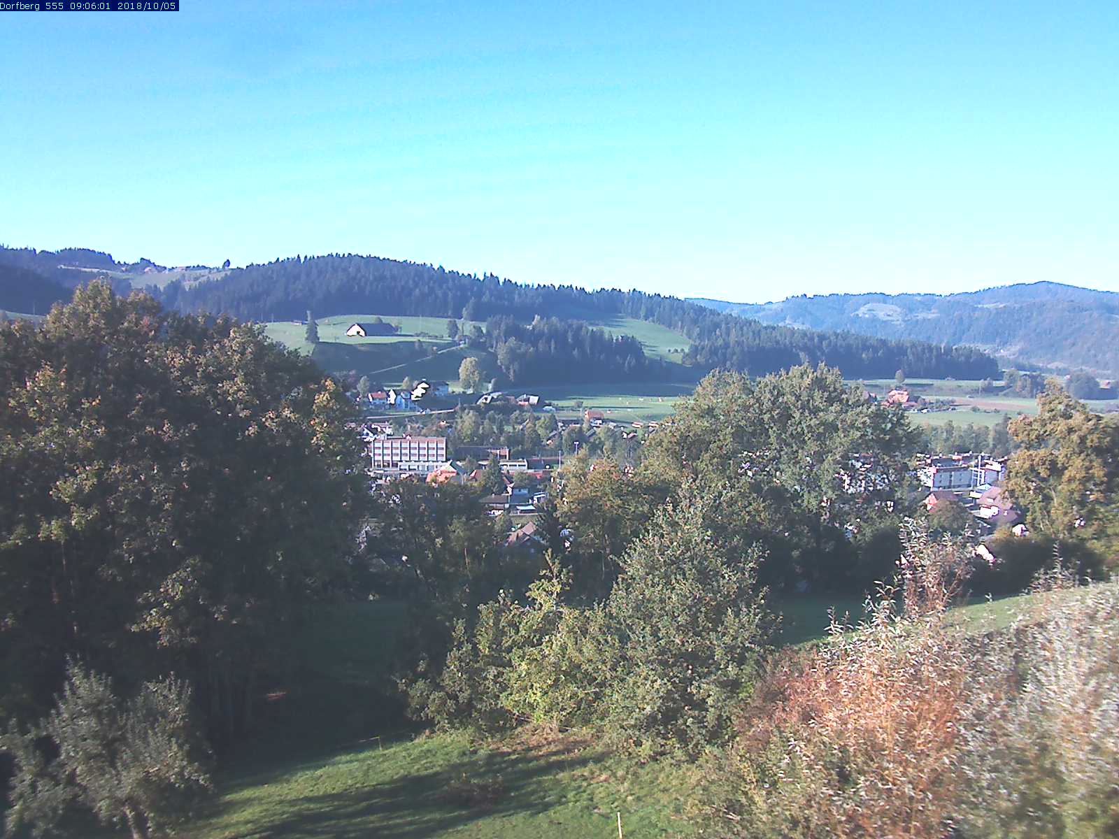 Webcam-Bild: Aussicht vom Dorfberg in Langnau 20181005-090601