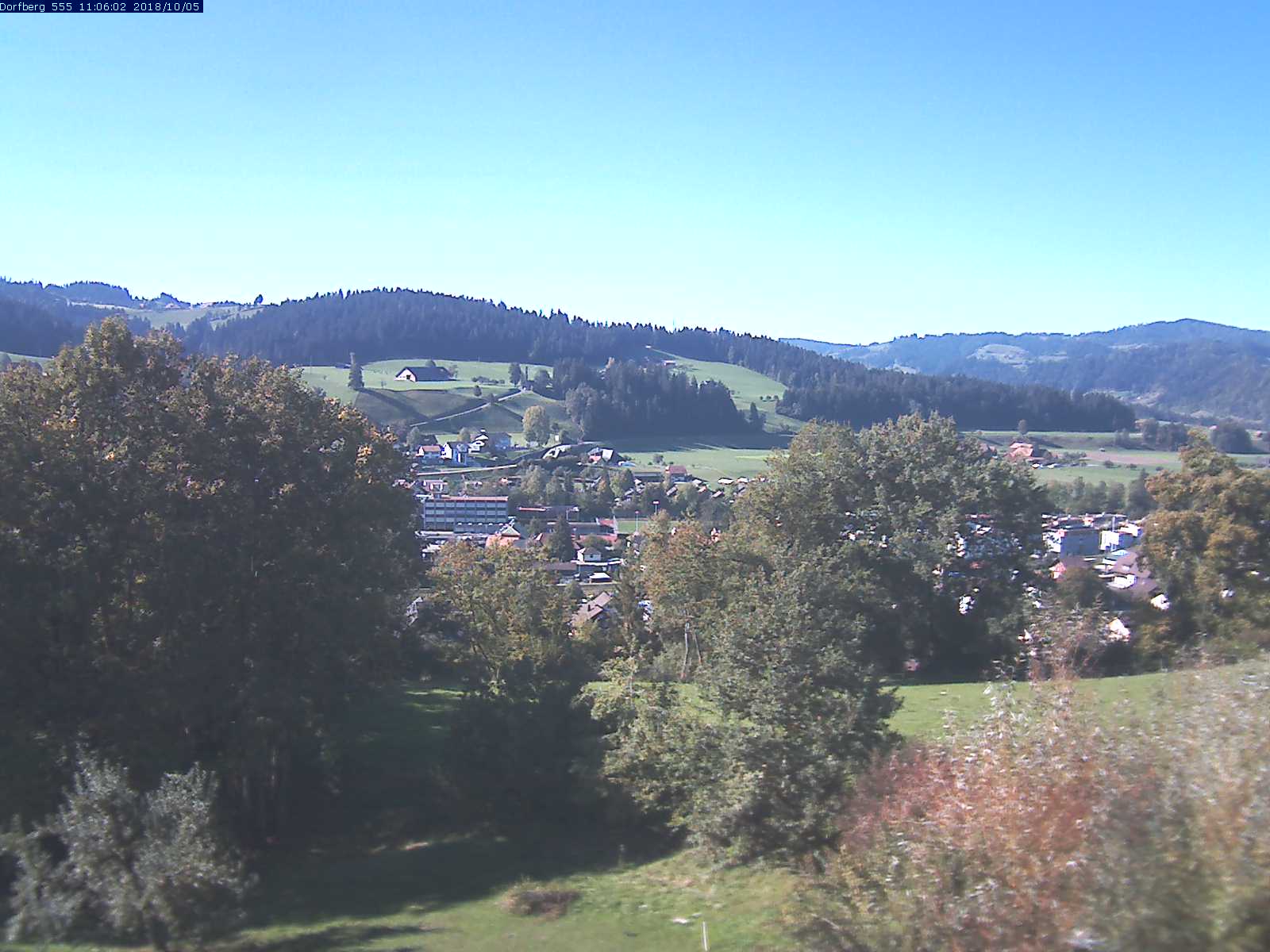 Webcam-Bild: Aussicht vom Dorfberg in Langnau 20181005-110601