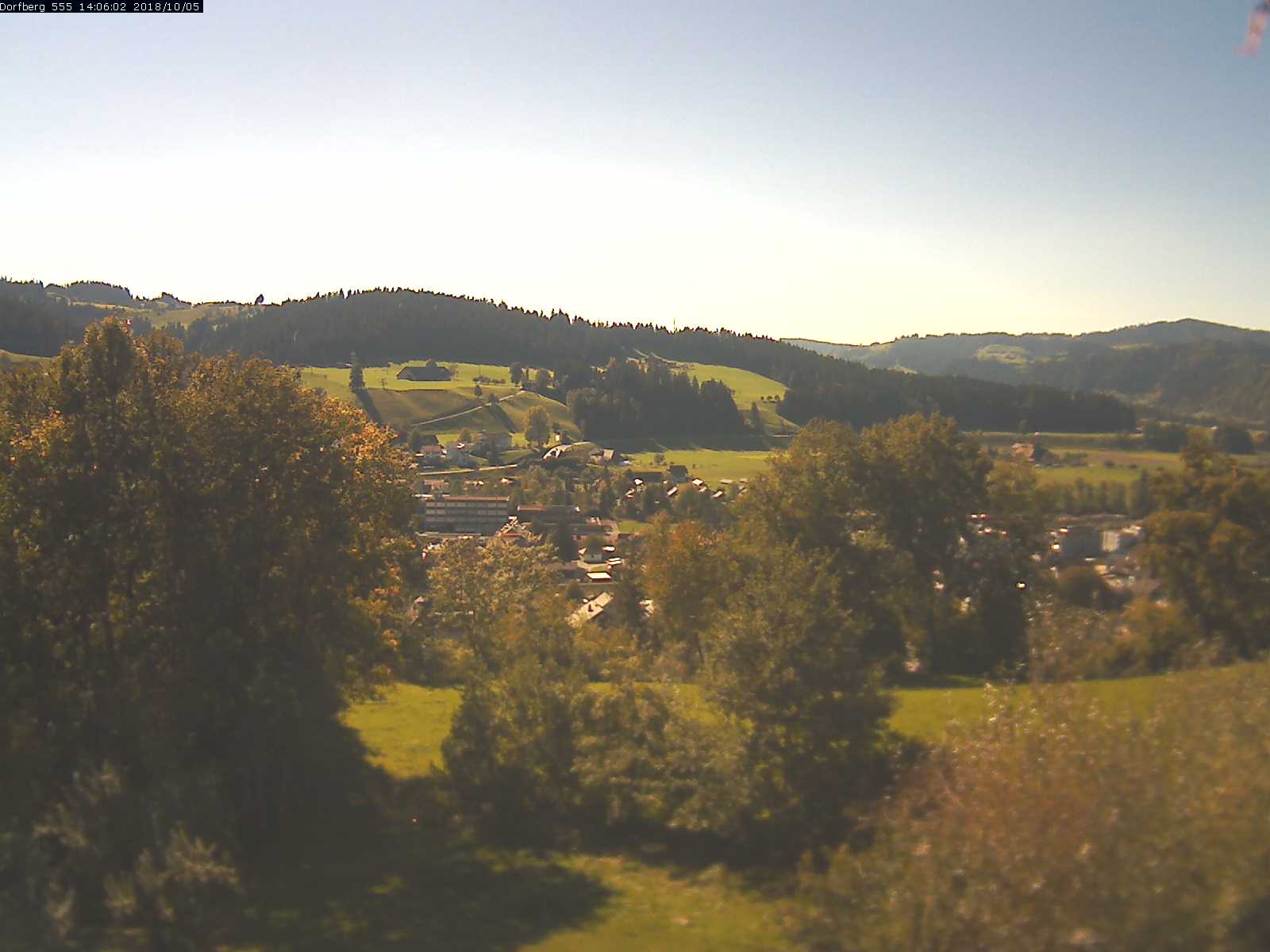 Webcam-Bild: Aussicht vom Dorfberg in Langnau 20181005-140601
