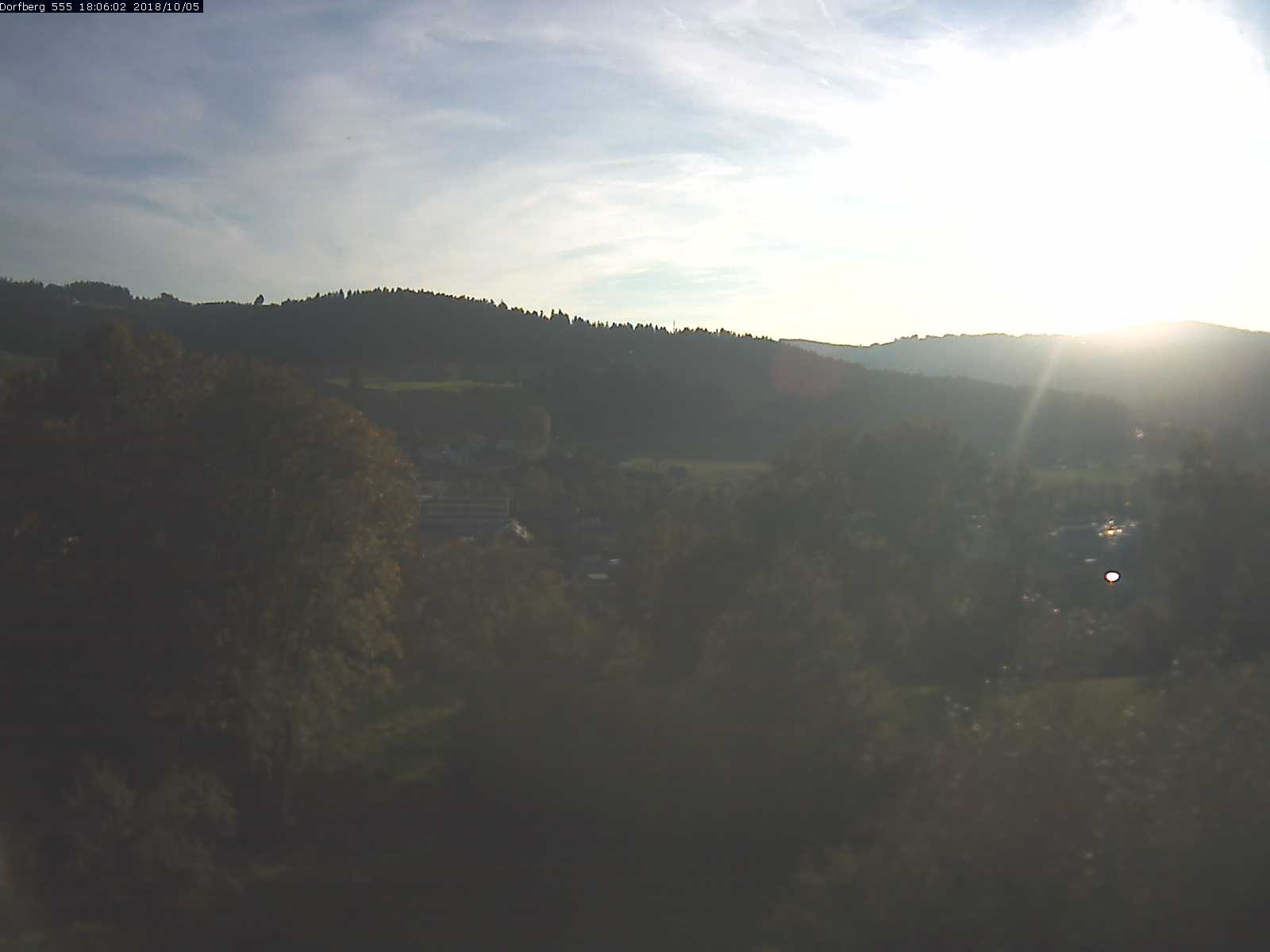 Webcam-Bild: Aussicht vom Dorfberg in Langnau 20181005-180601