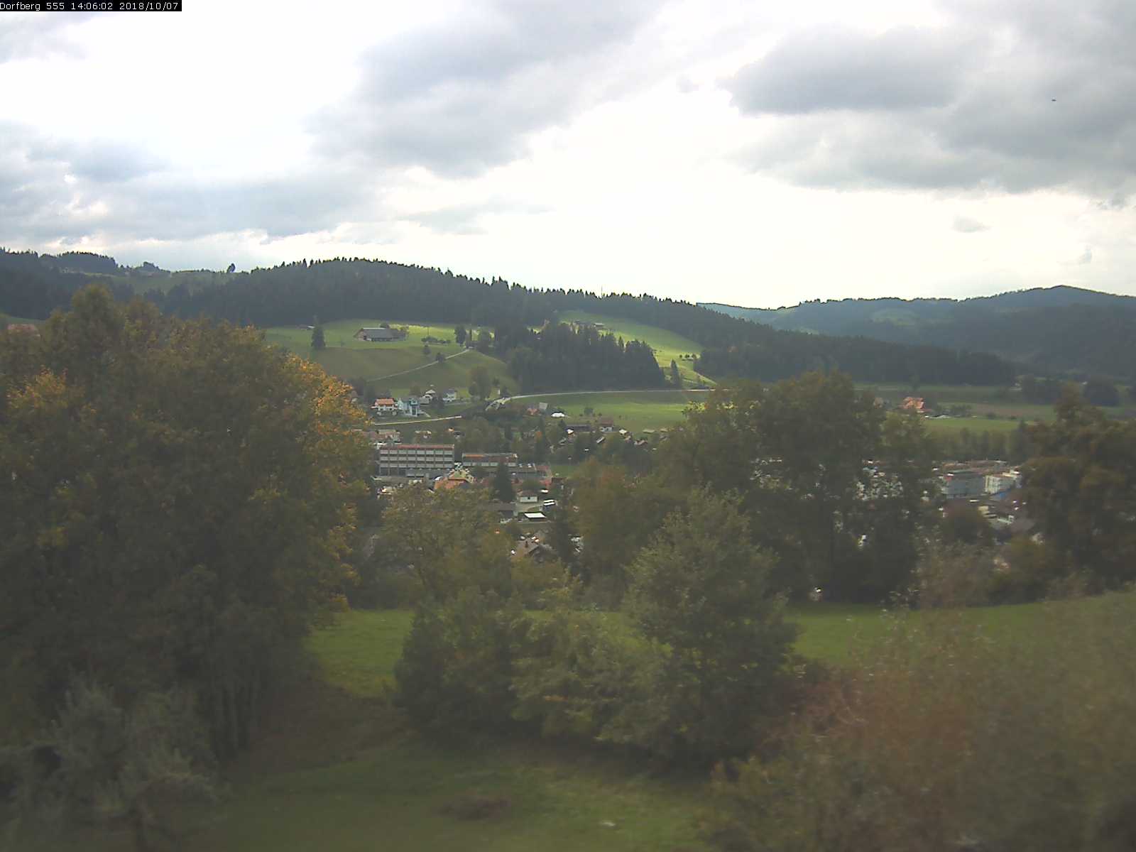 Webcam-Bild: Aussicht vom Dorfberg in Langnau 20181007-140601
