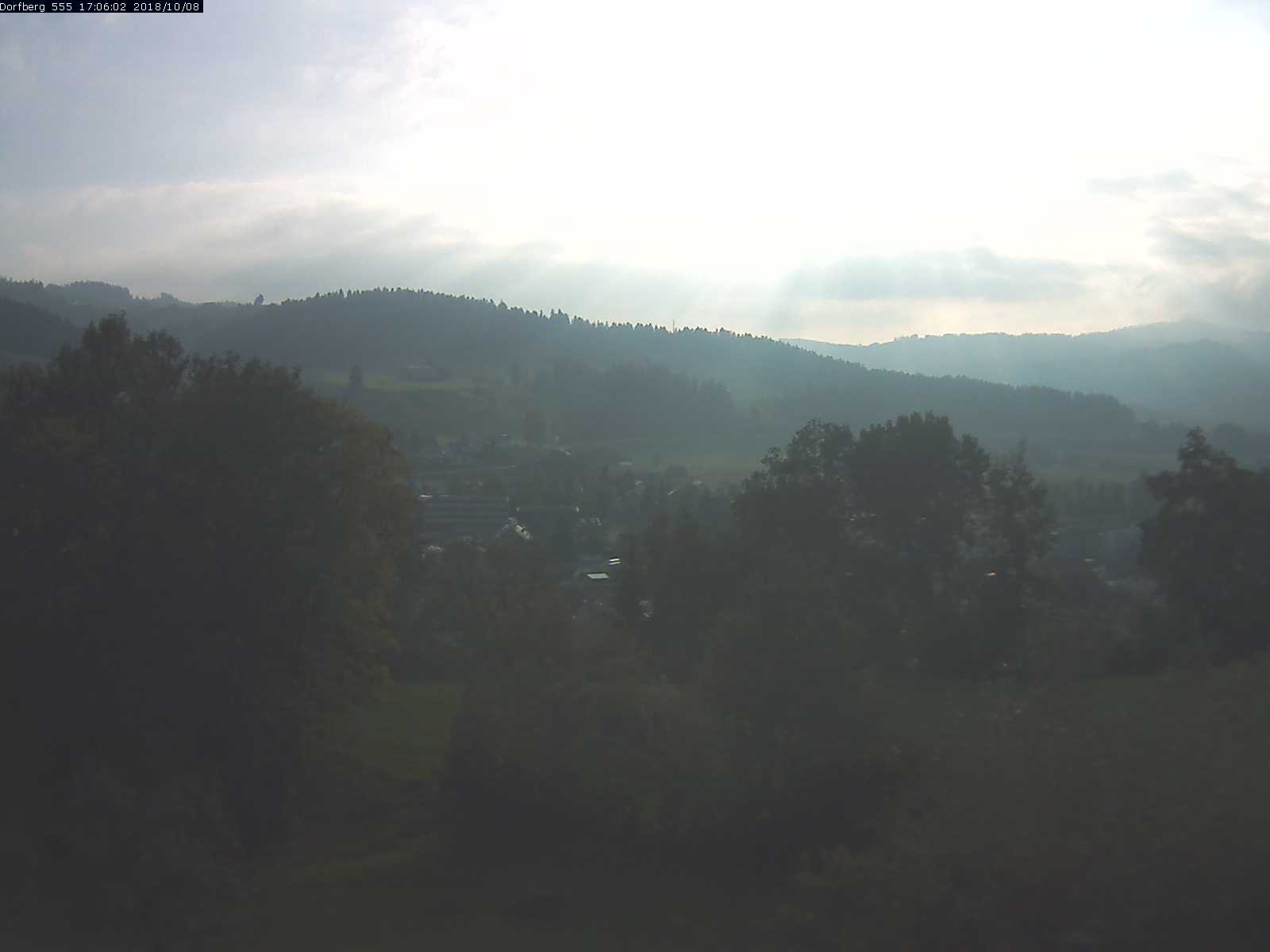 Webcam-Bild: Aussicht vom Dorfberg in Langnau 20181008-170602