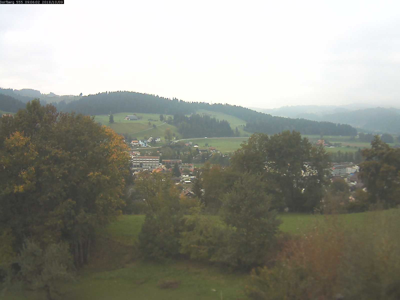 Webcam-Bild: Aussicht vom Dorfberg in Langnau 20181009-090601