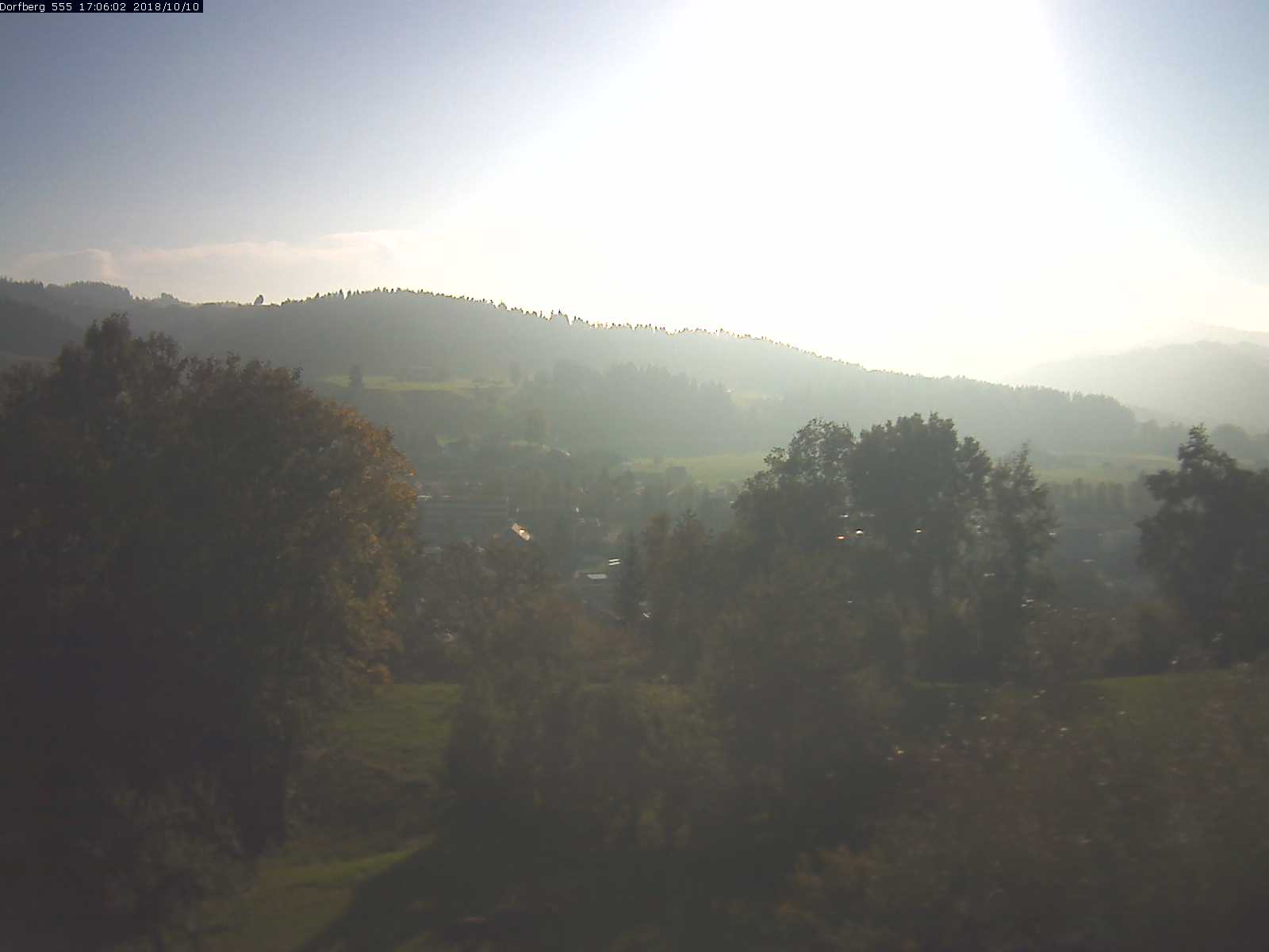 Webcam-Bild: Aussicht vom Dorfberg in Langnau 20181010-170601