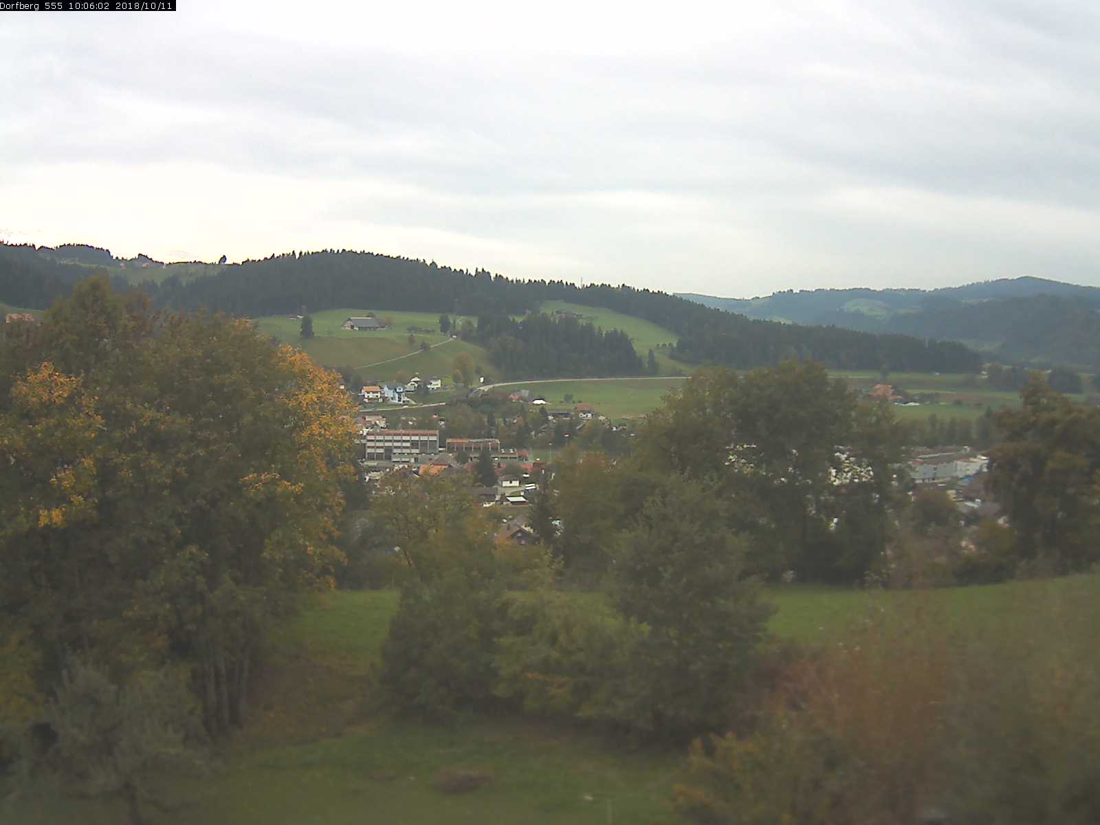 Webcam-Bild: Aussicht vom Dorfberg in Langnau 20181011-100601