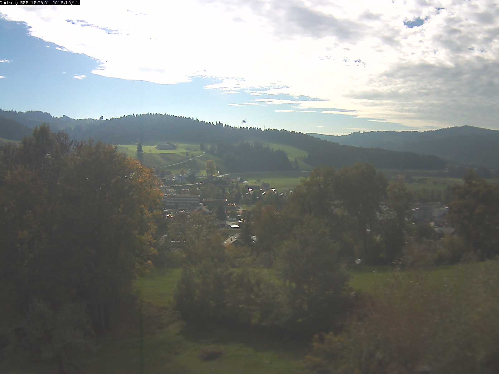 Webcam-Bild: Aussicht vom Dorfberg in Langnau 20181011-150601