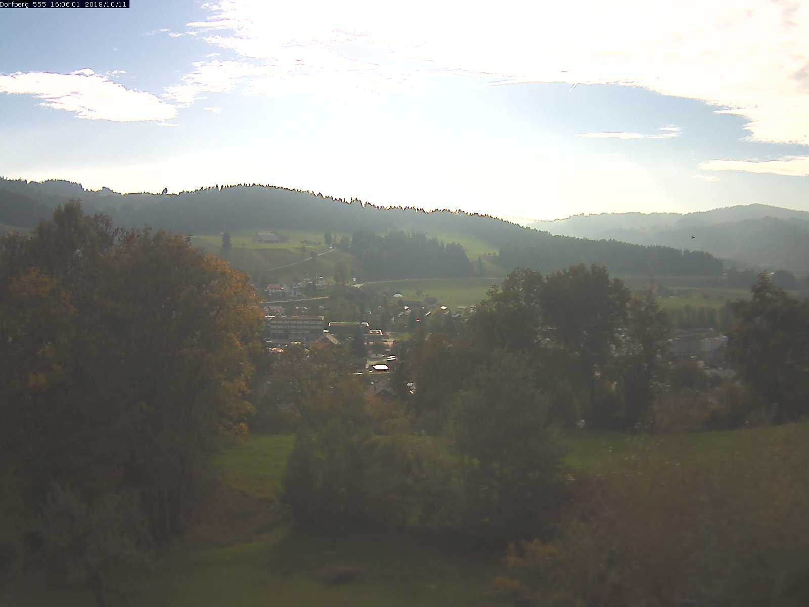 Webcam-Bild: Aussicht vom Dorfberg in Langnau 20181011-160601