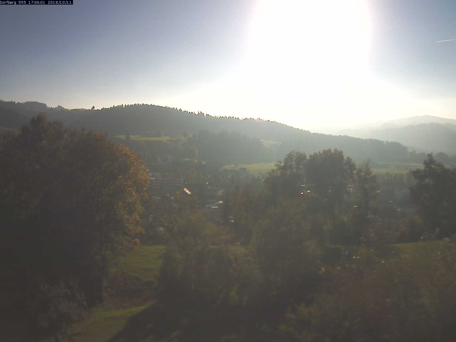 Webcam-Bild: Aussicht vom Dorfberg in Langnau 20181011-170601