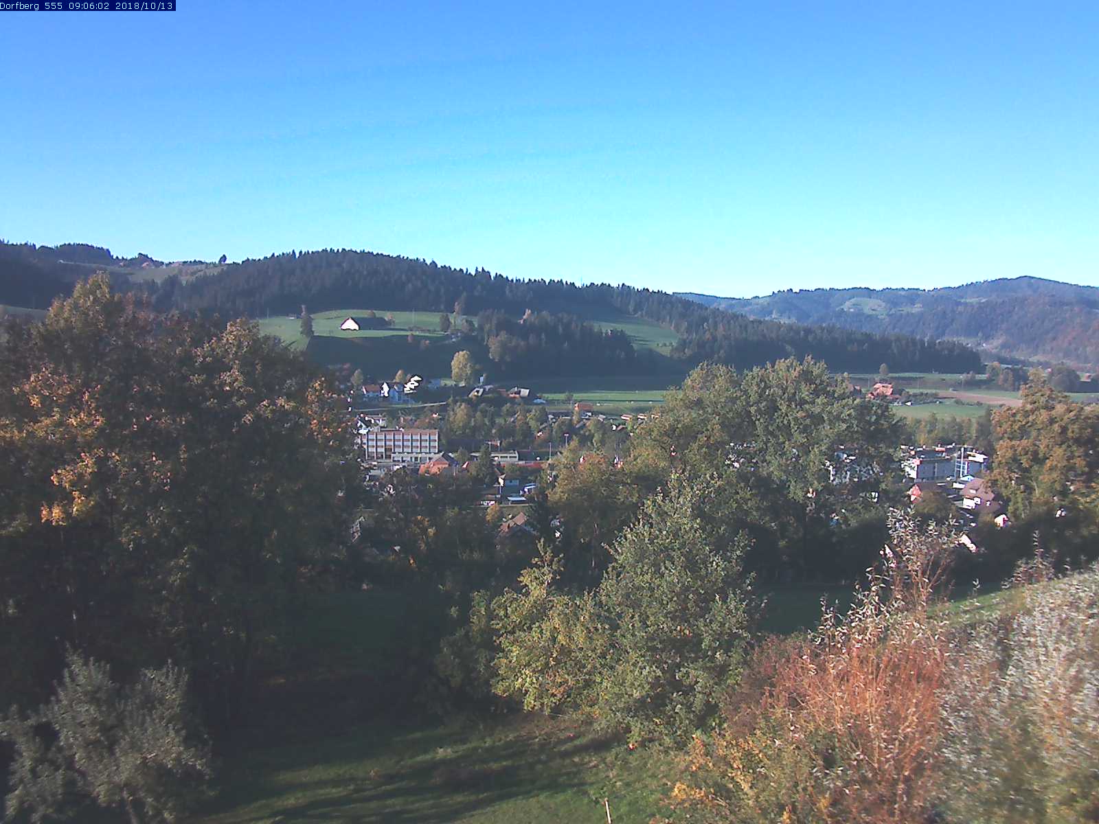 Webcam-Bild: Aussicht vom Dorfberg in Langnau 20181013-090601