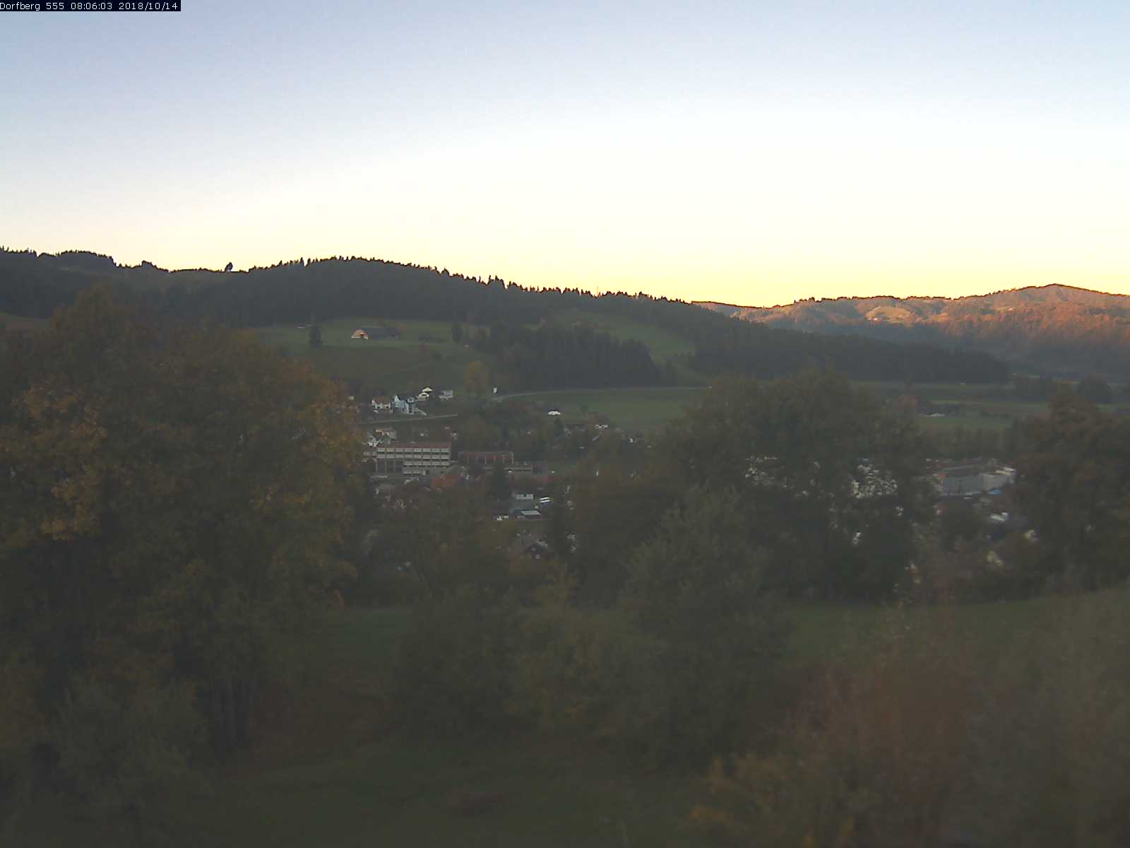 Webcam-Bild: Aussicht vom Dorfberg in Langnau 20181014-080601