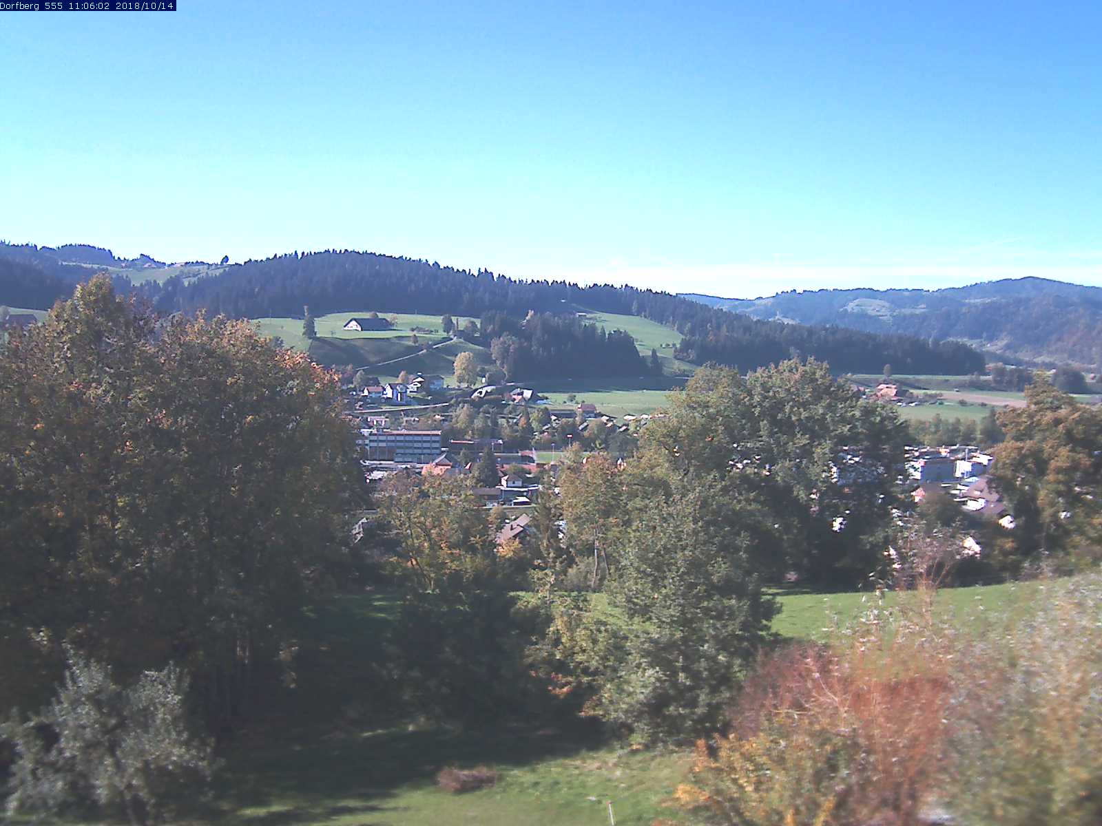 Webcam-Bild: Aussicht vom Dorfberg in Langnau 20181014-110601