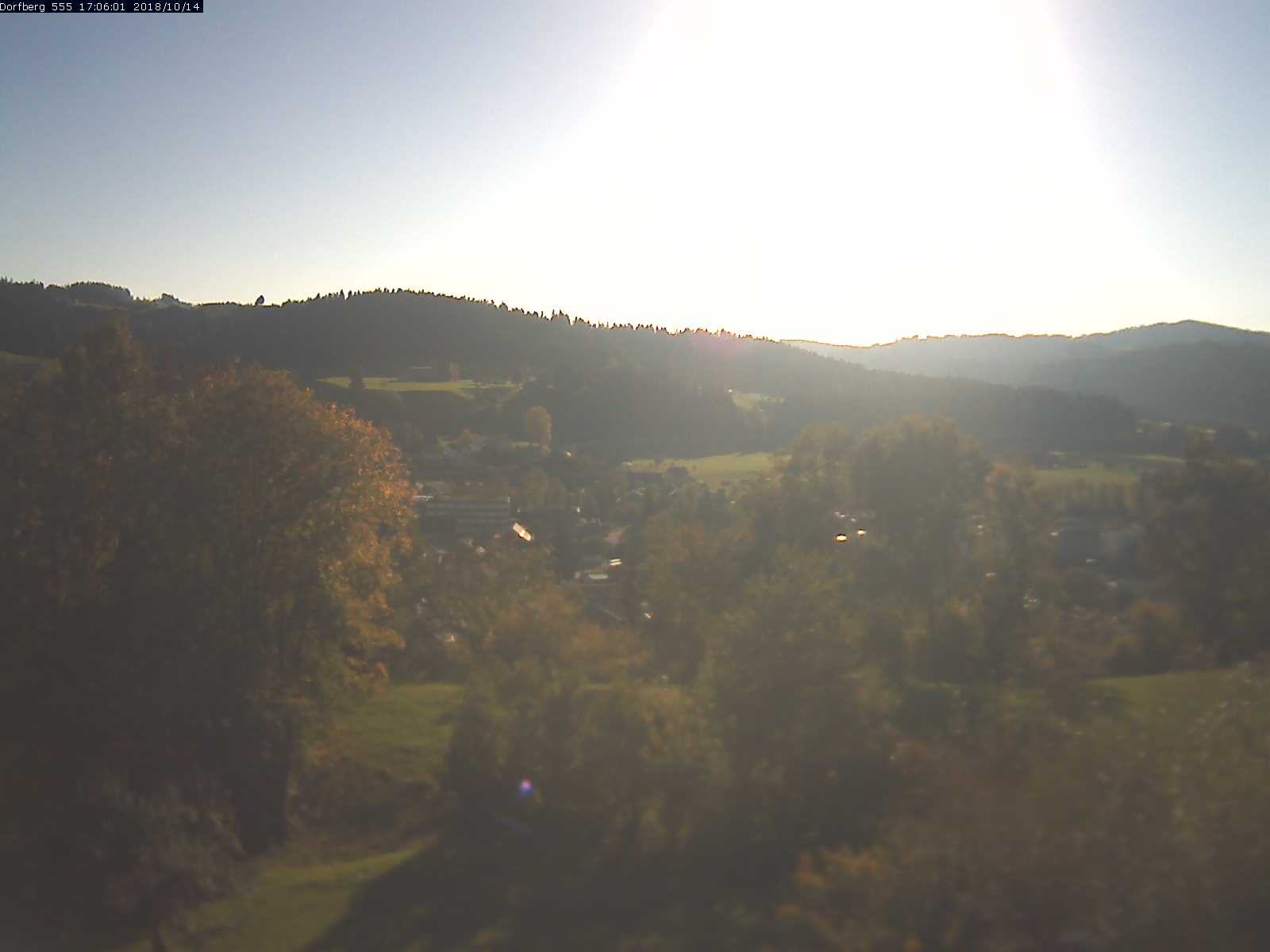 Webcam-Bild: Aussicht vom Dorfberg in Langnau 20181014-170601