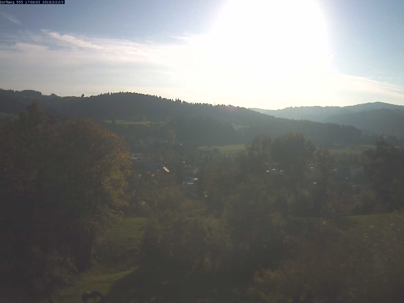 Webcam-Bild: Aussicht vom Dorfberg in Langnau 20181015-170601