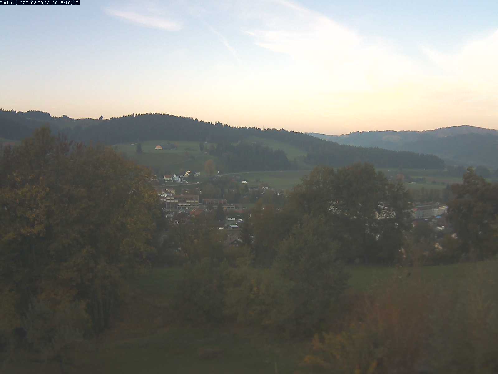 Webcam-Bild: Aussicht vom Dorfberg in Langnau 20181017-080601