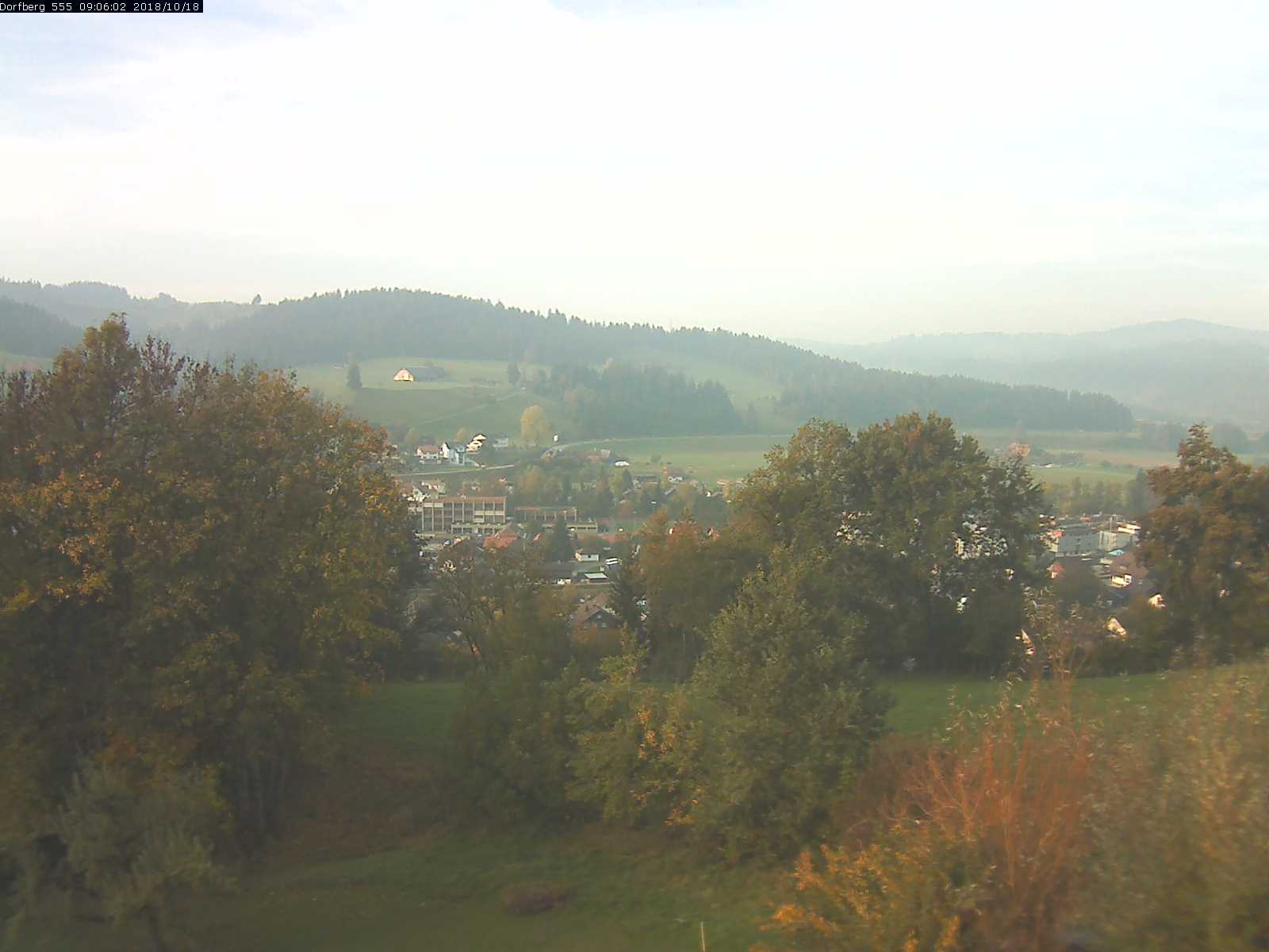 Webcam-Bild: Aussicht vom Dorfberg in Langnau 20181018-090602