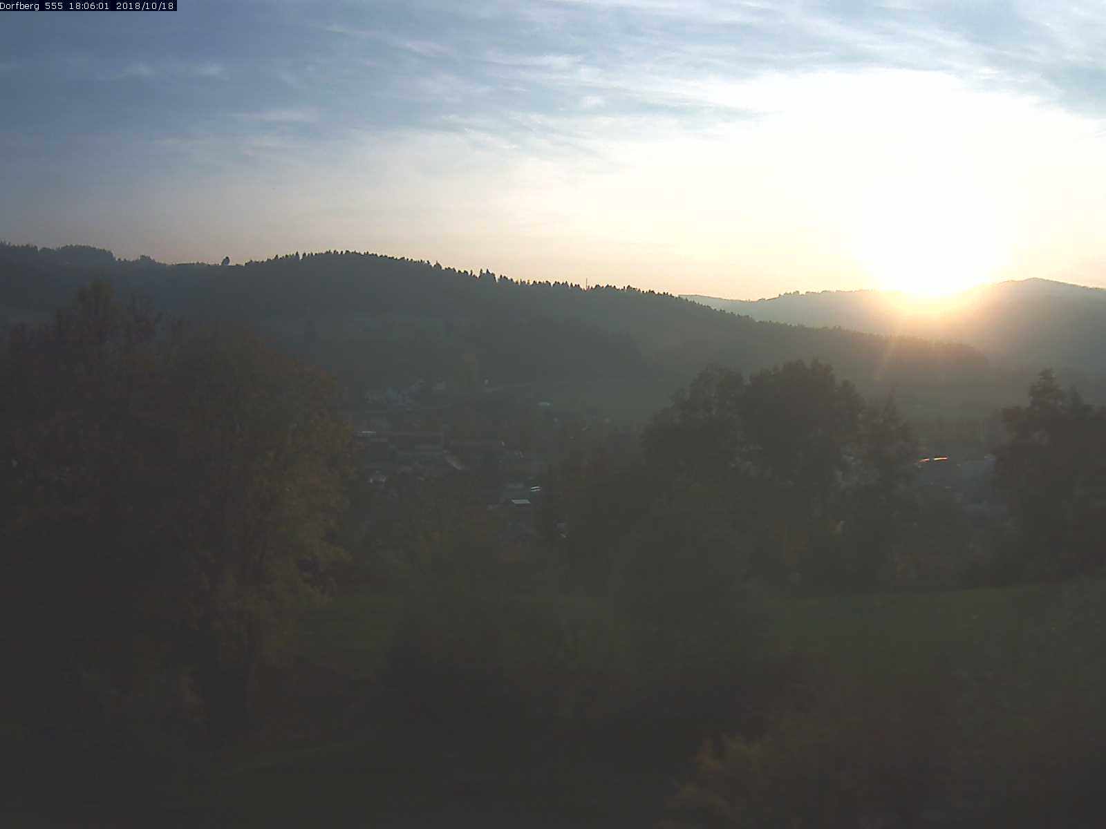 Webcam-Bild: Aussicht vom Dorfberg in Langnau 20181018-180601