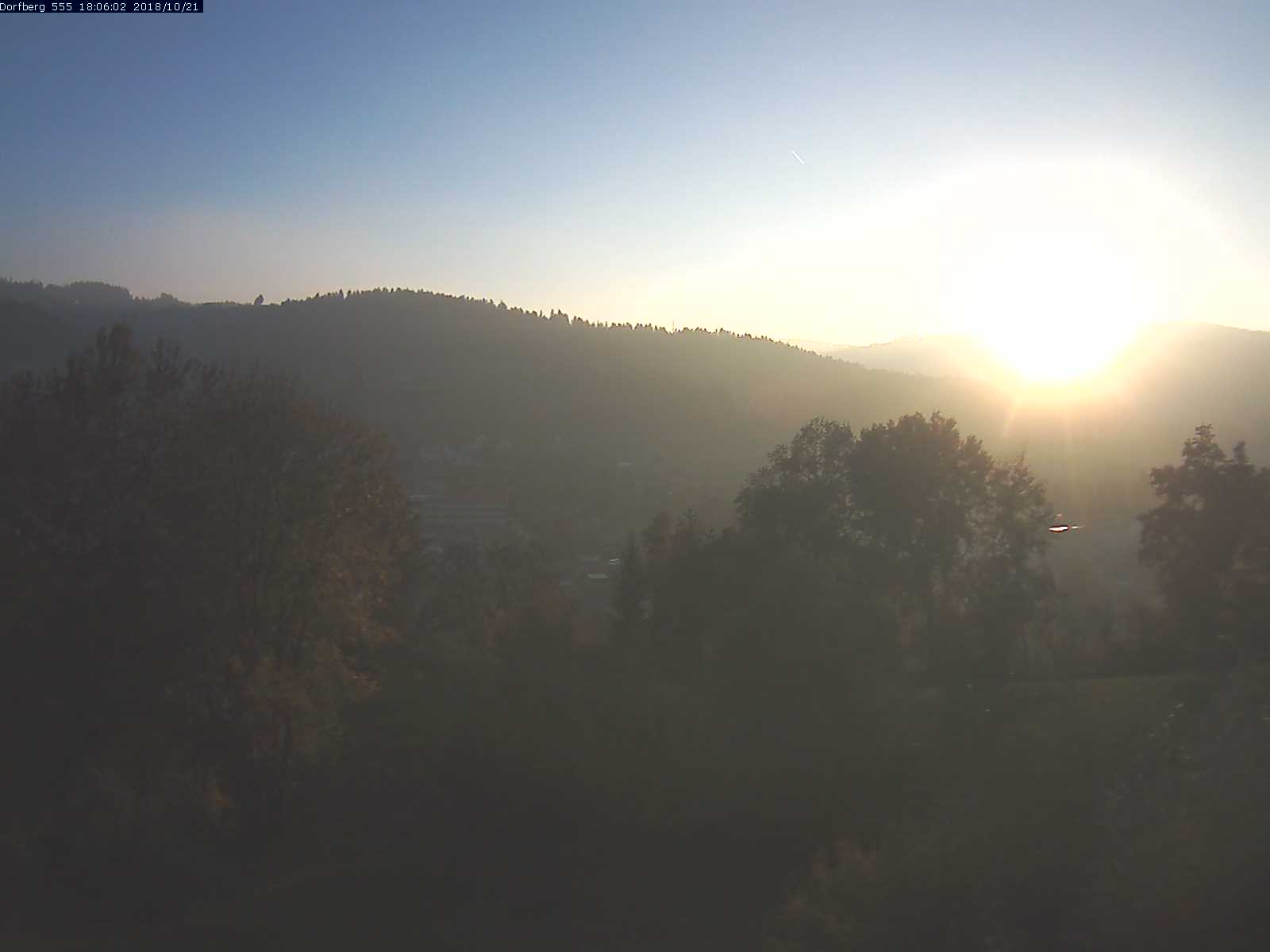 Webcam-Bild: Aussicht vom Dorfberg in Langnau 20181021-180601