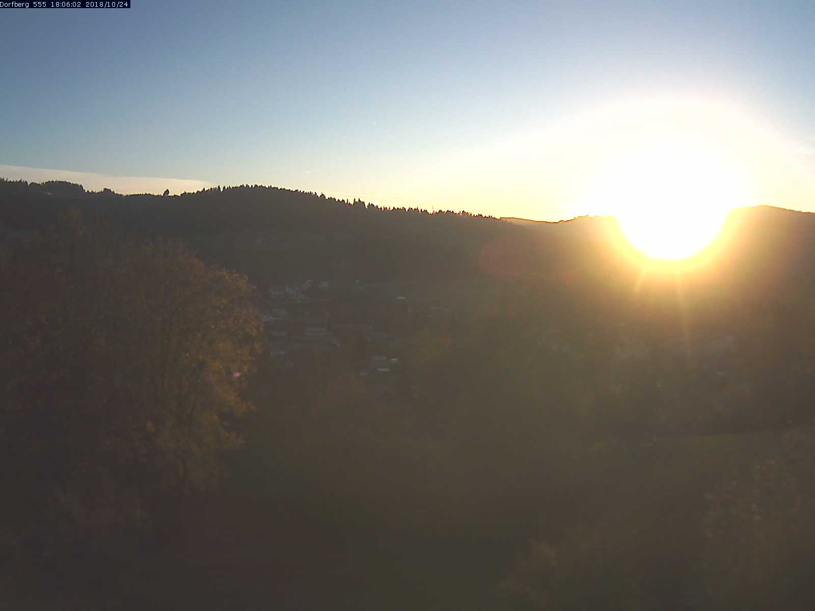 Webcam-Bild: Aussicht vom Dorfberg in Langnau 20181024-180601