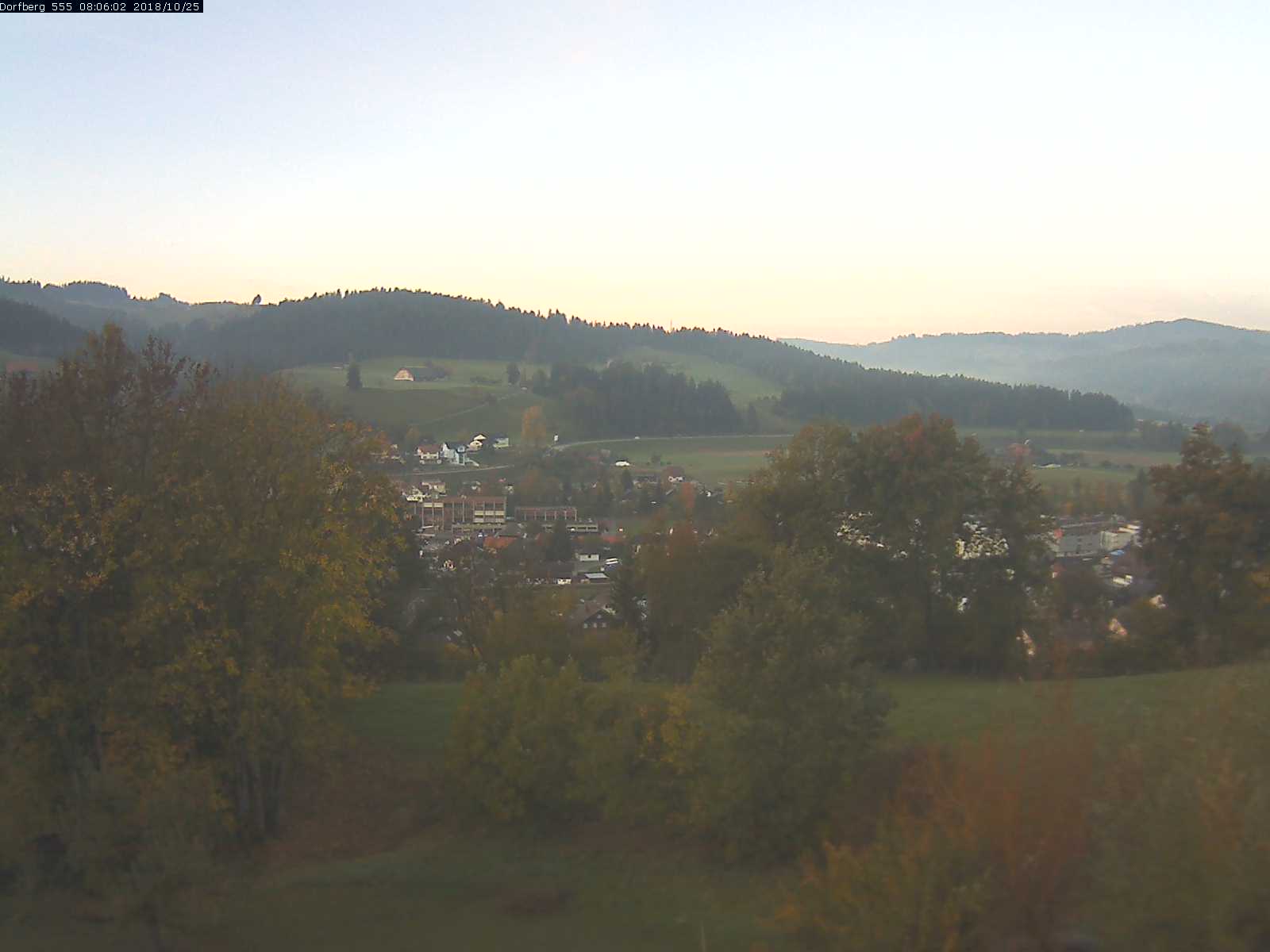 Webcam-Bild: Aussicht vom Dorfberg in Langnau 20181025-080601