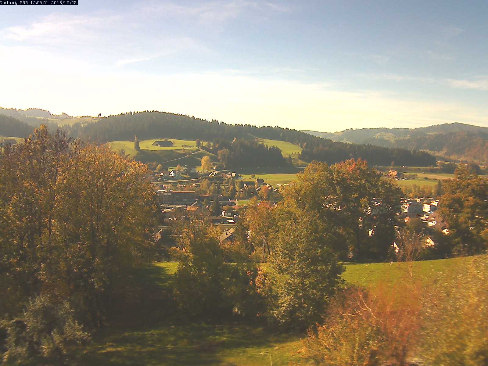 Webcam-Bild: Aussicht vom Dorfberg in Langnau 20181025-120601