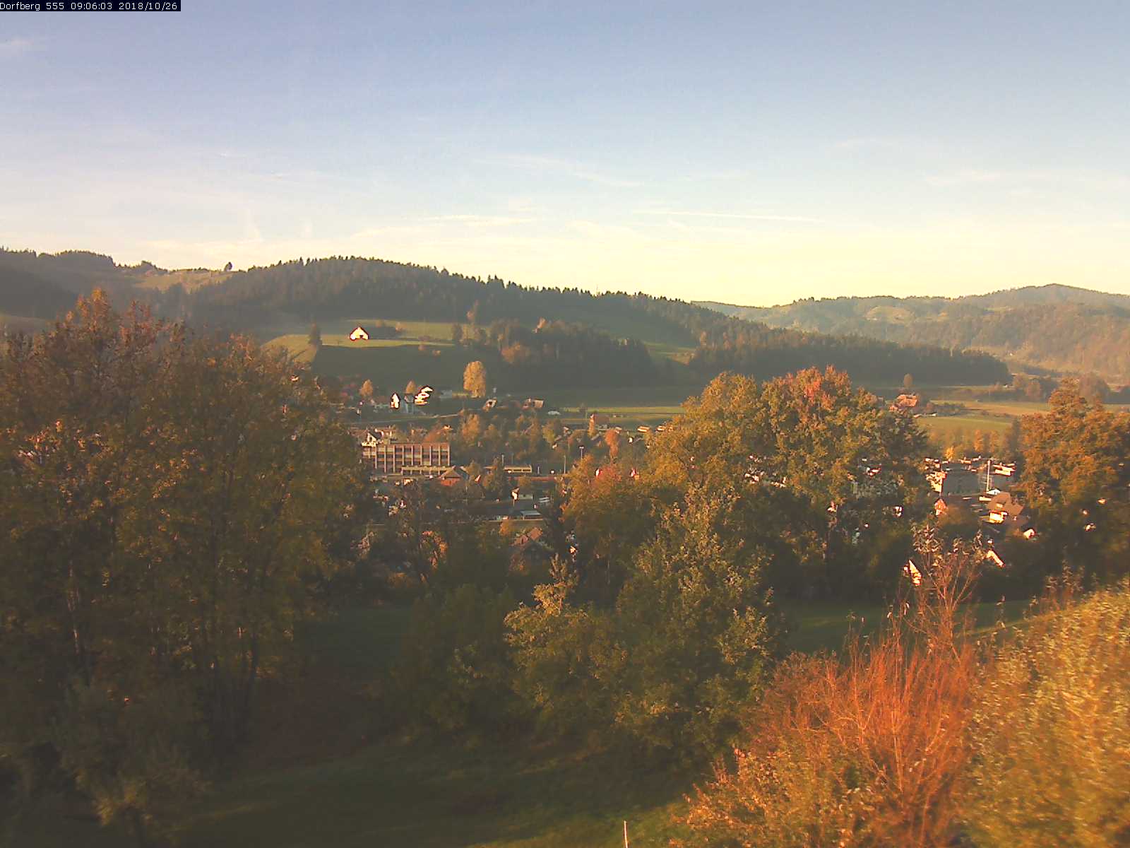 Webcam-Bild: Aussicht vom Dorfberg in Langnau 20181026-090601