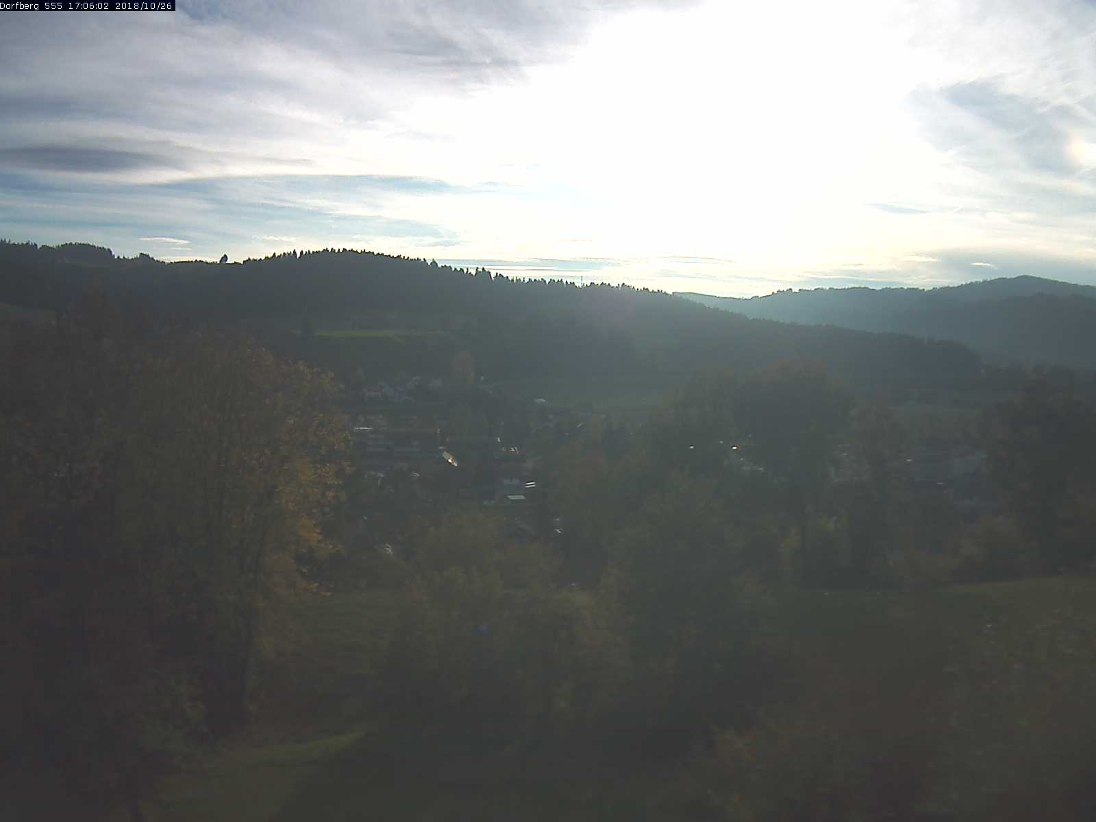 Webcam-Bild: Aussicht vom Dorfberg in Langnau 20181026-170601