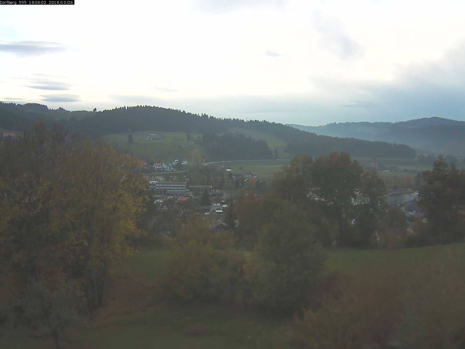 Webcam-Bild: Aussicht vom Dorfberg in Langnau 20181026-180601