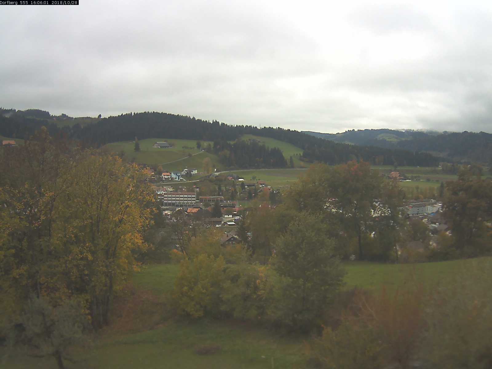 Webcam-Bild: Aussicht vom Dorfberg in Langnau 20181028-160601